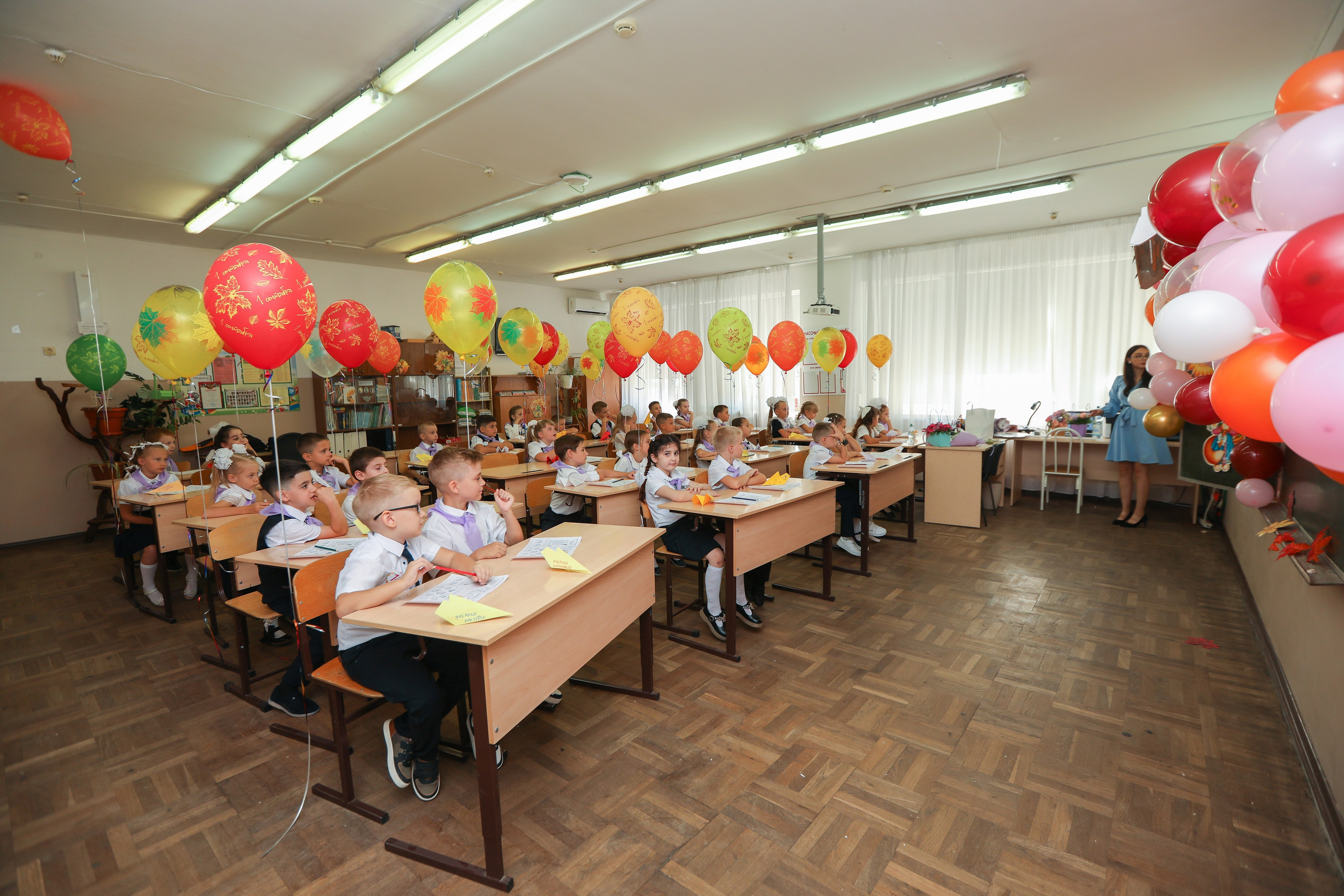 ЛИЦЕЙ ИСТЭК. Photographer Viktoriya Markushina «My world throug»