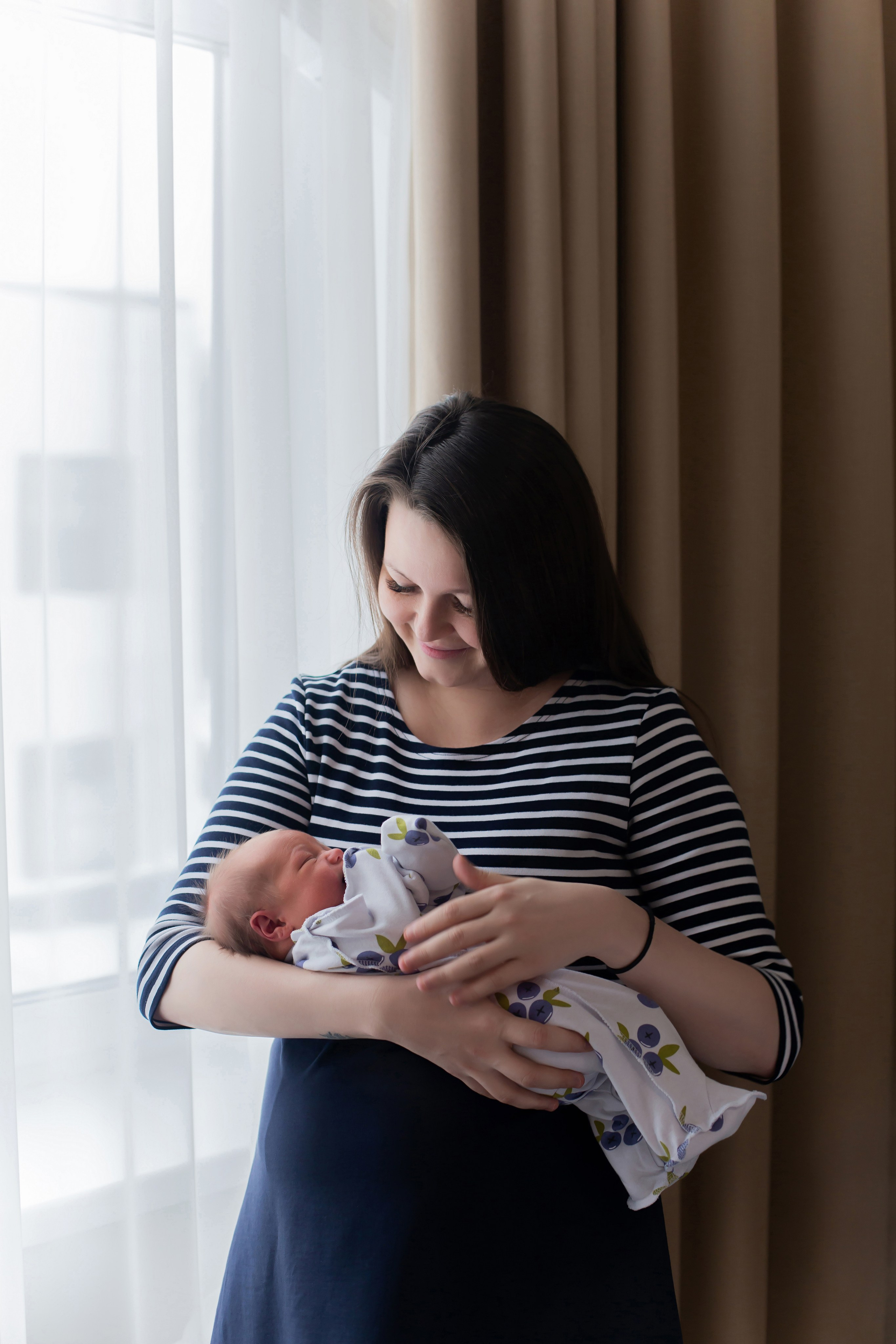 Фотосессия выписки из роддома Лахты. Татьяна Нагорнова — семейный фотограф в Санкт-Петербурге