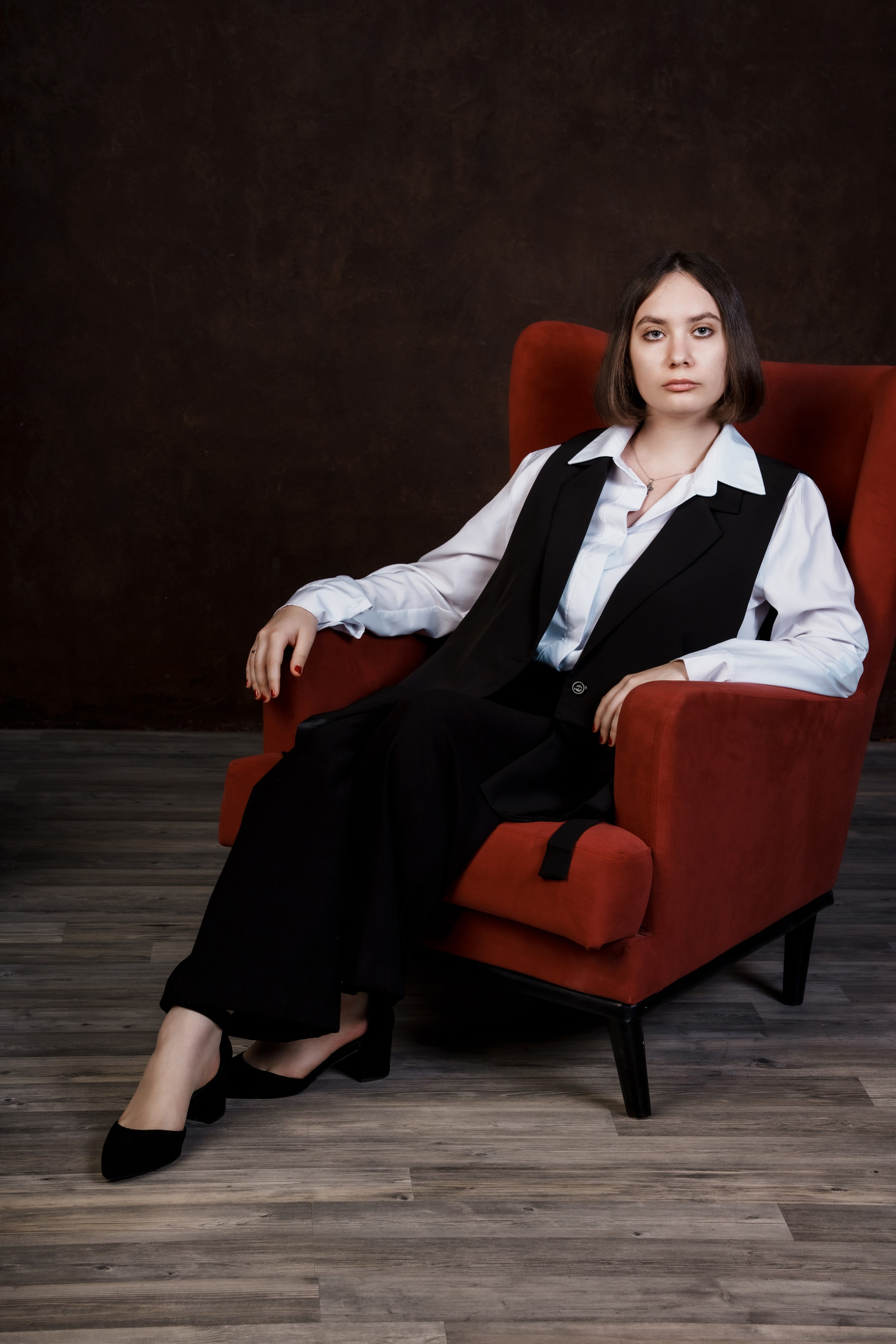 Темная локация в студия Фотоотдел. Ольга Плаксина фотограф в Саратове