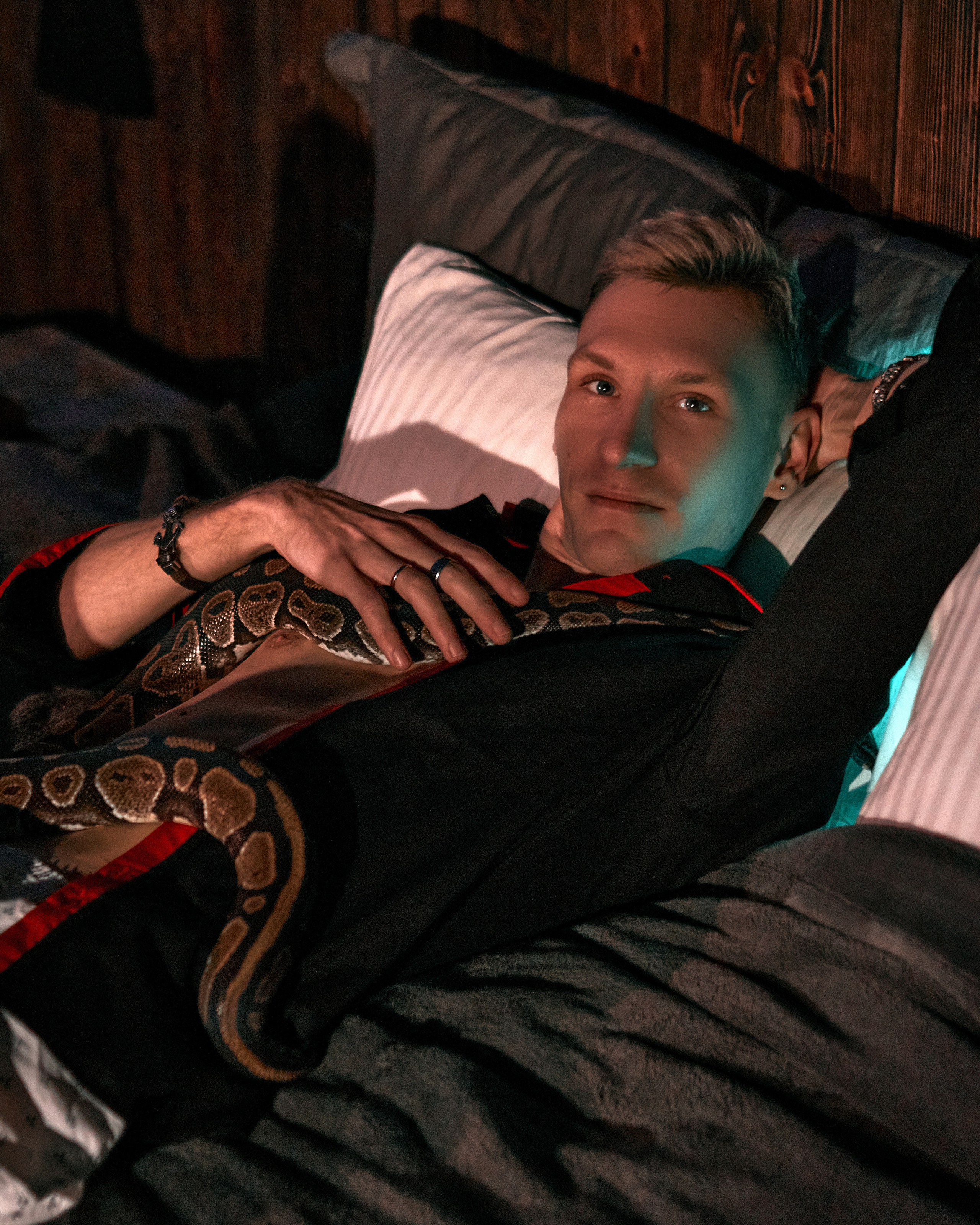 DENIS x SERPENT. ANDY KIN Мужской и ню-фотограф в Москве