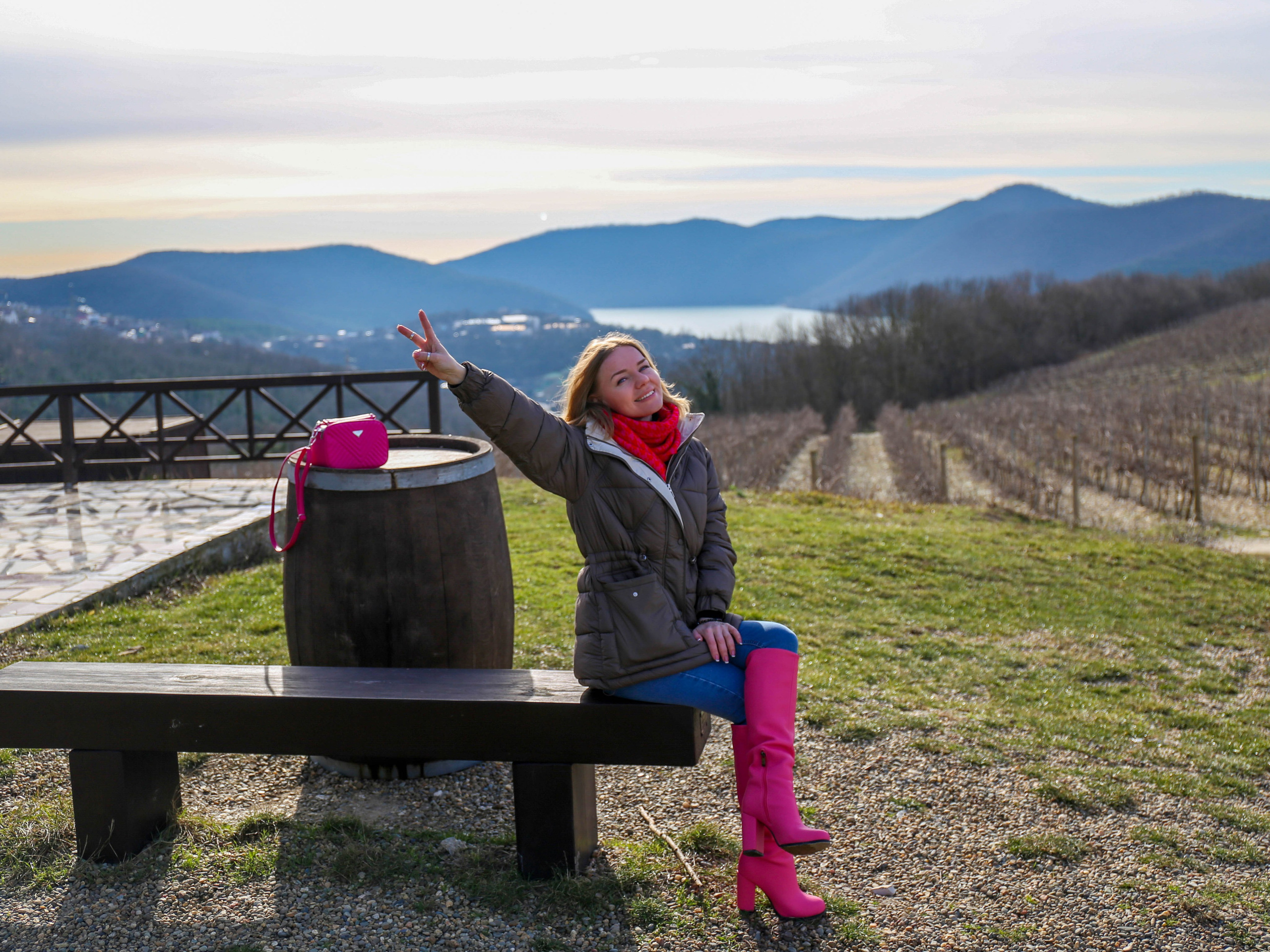 Зимняя фотосессия в Абрау-Дюрсо. Семейный и детский фотограф Екатерина Черняева. Снимаю портреты, love story, фотопрогулки, работаю на улице, в кафе, студии, дома у клиента