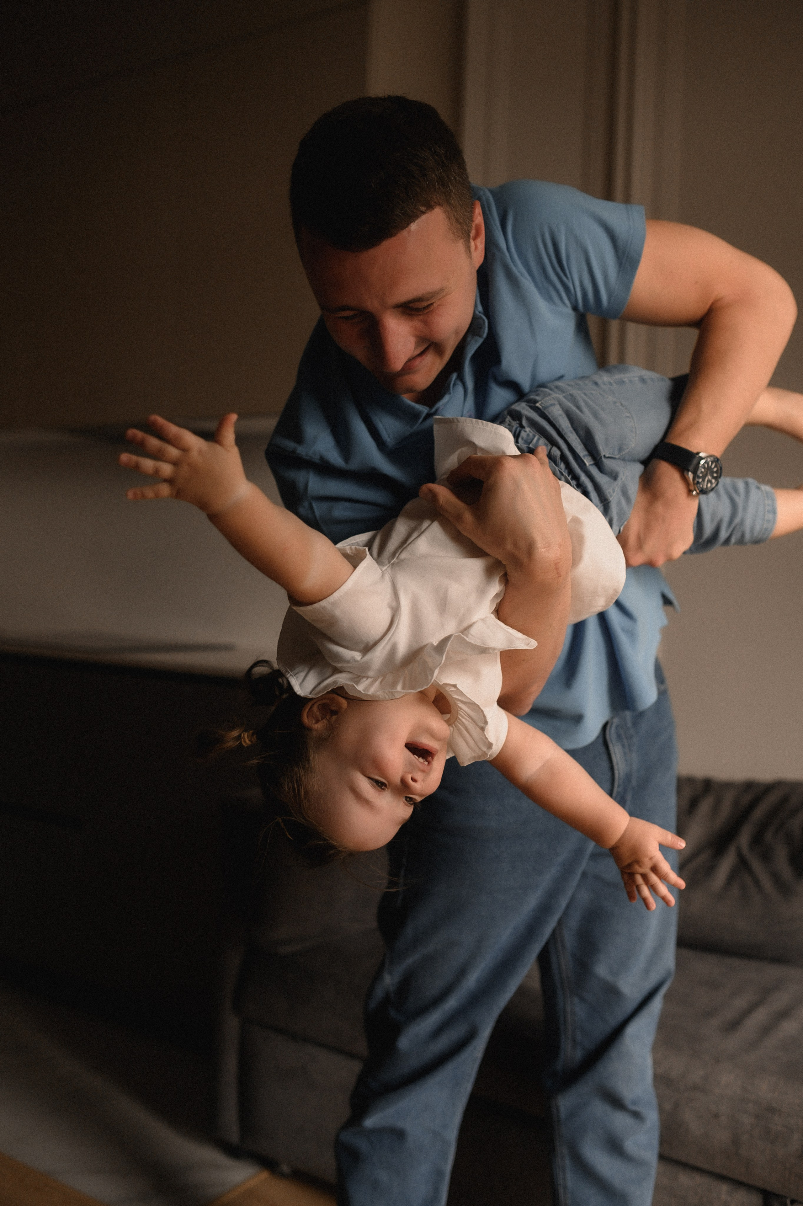 Саша, Таня, Мира и бабушка дома. Семейный и свадебный lifestyle-фотограф в Москве Мария Петрова