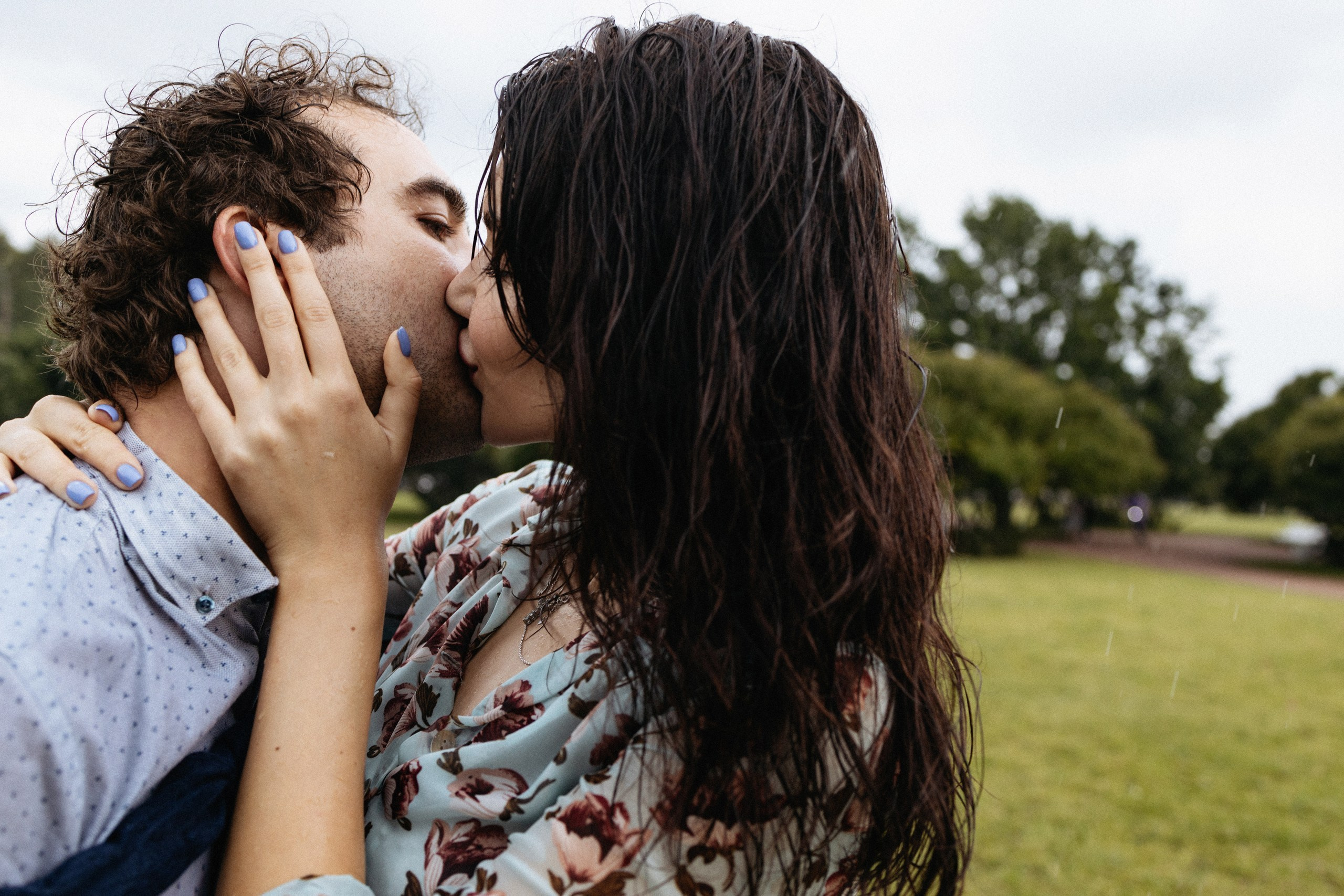 Парная love-story фотосессия под дождем. Вера Пьянцева фотограф в Санкт-Петербурге | индивидуальная, семейная и парная (love-story) съёмка