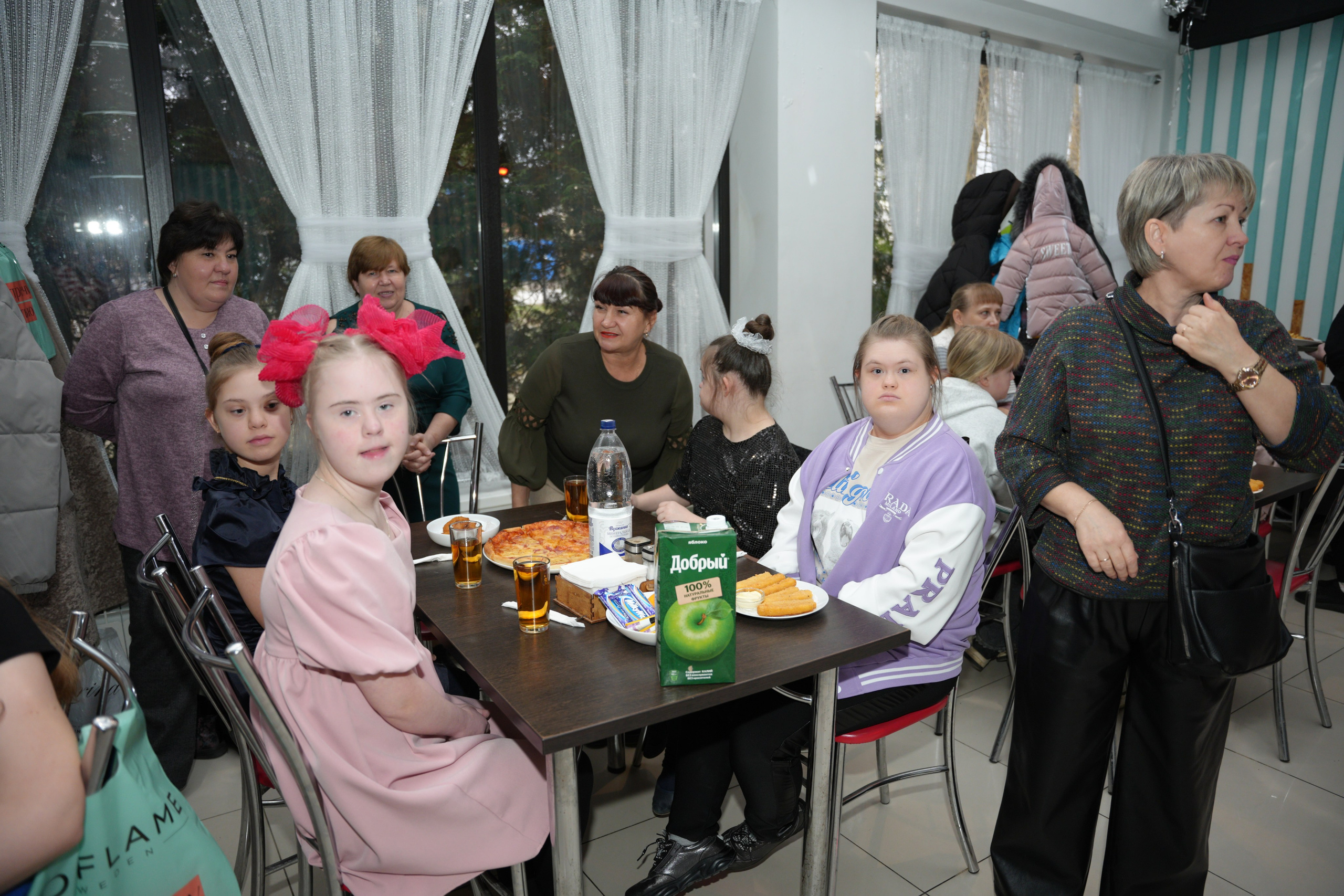 Социально —благотворительная акция «Ты в этом мире не один», посвященная Международному дню инвалидов. ВЫПУСКНЫЕ АЛЬБОМЫ, Школьный фотограф, семейный и свадебный в Саратове и области Ольга Плаксина