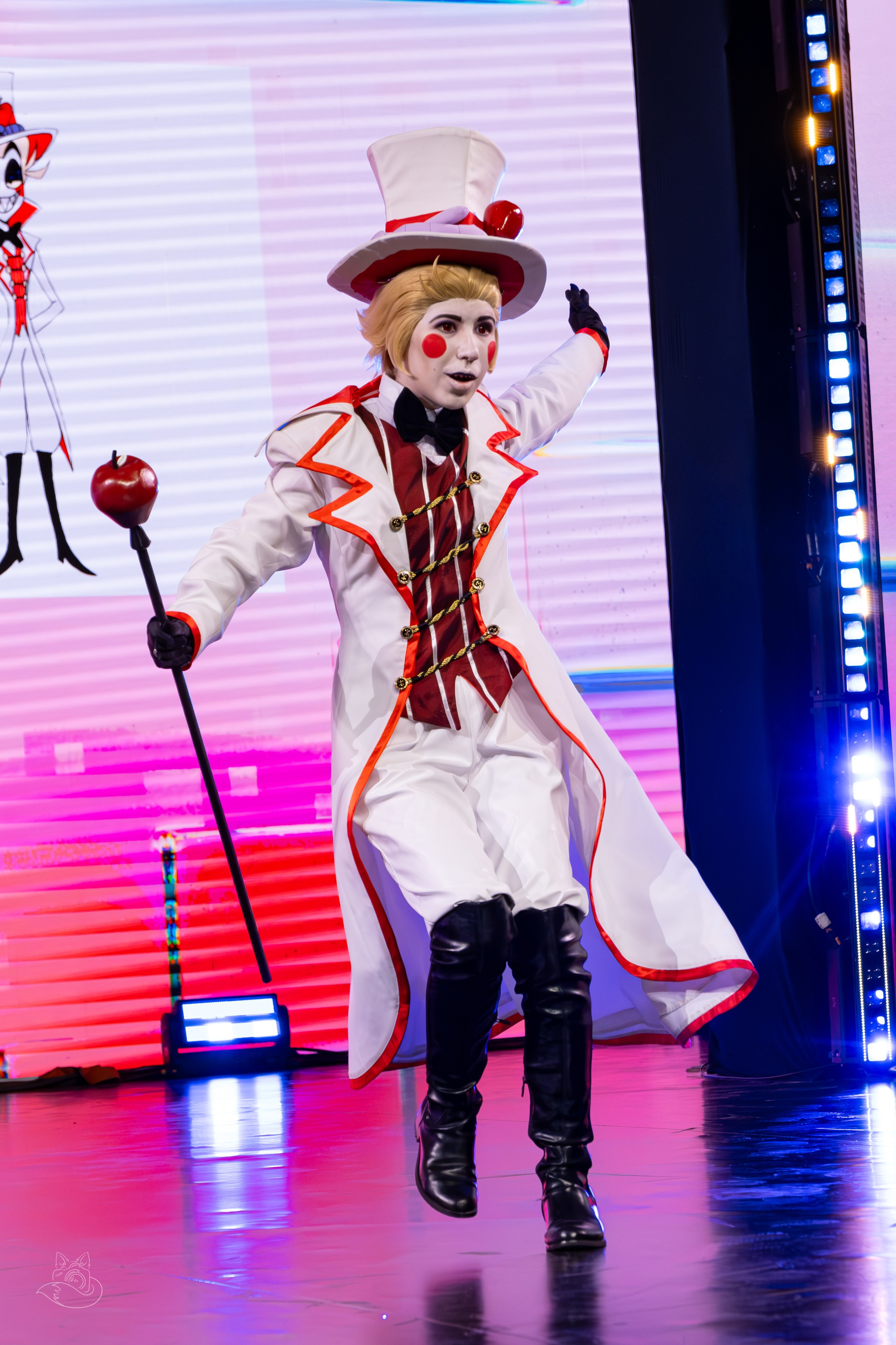 Сцена РЭД ЭКСПО 2024. Косплей фотограф