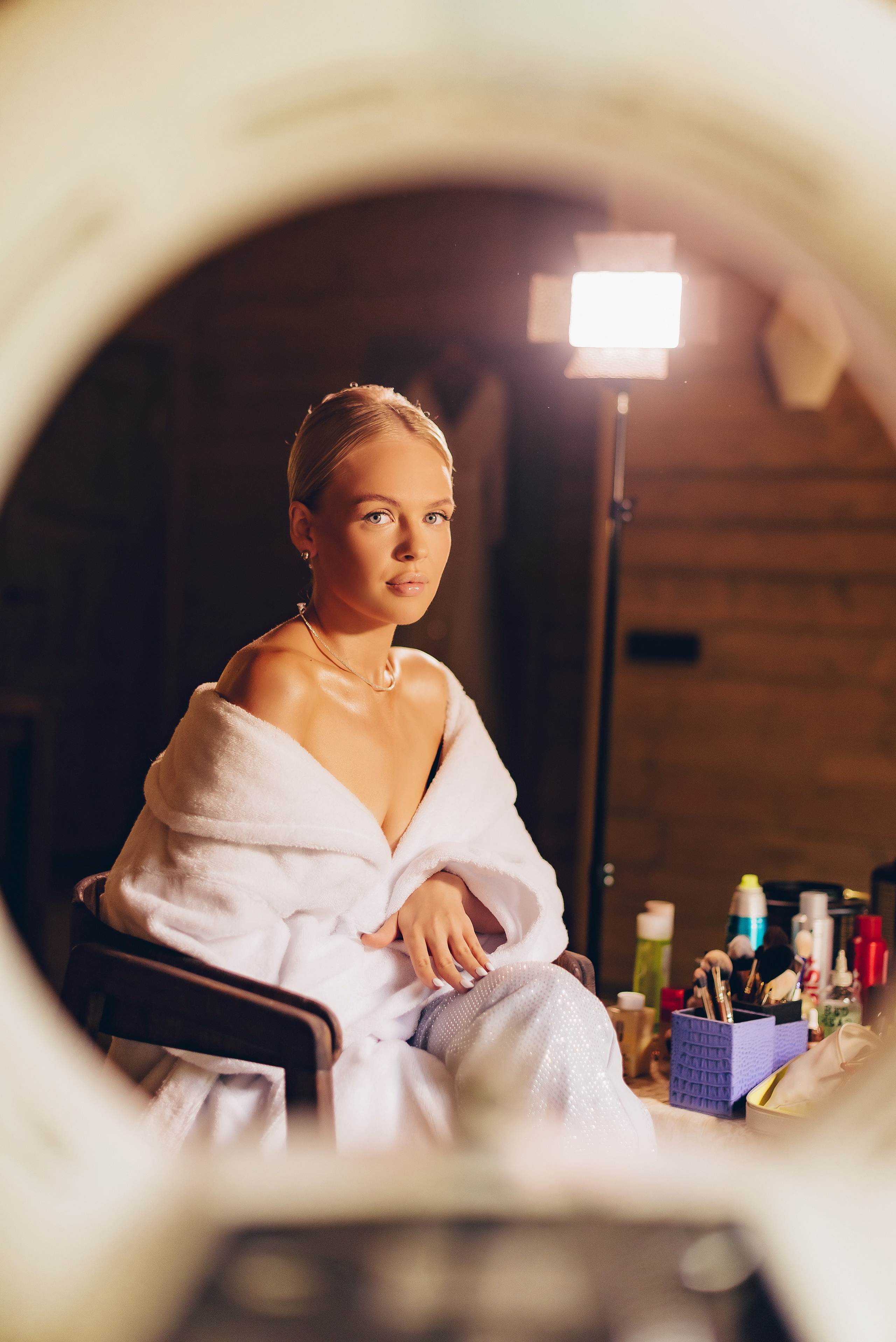 Сборы невесты Марии в экоотеле. Профессиональный фотограф Natali Aieteia