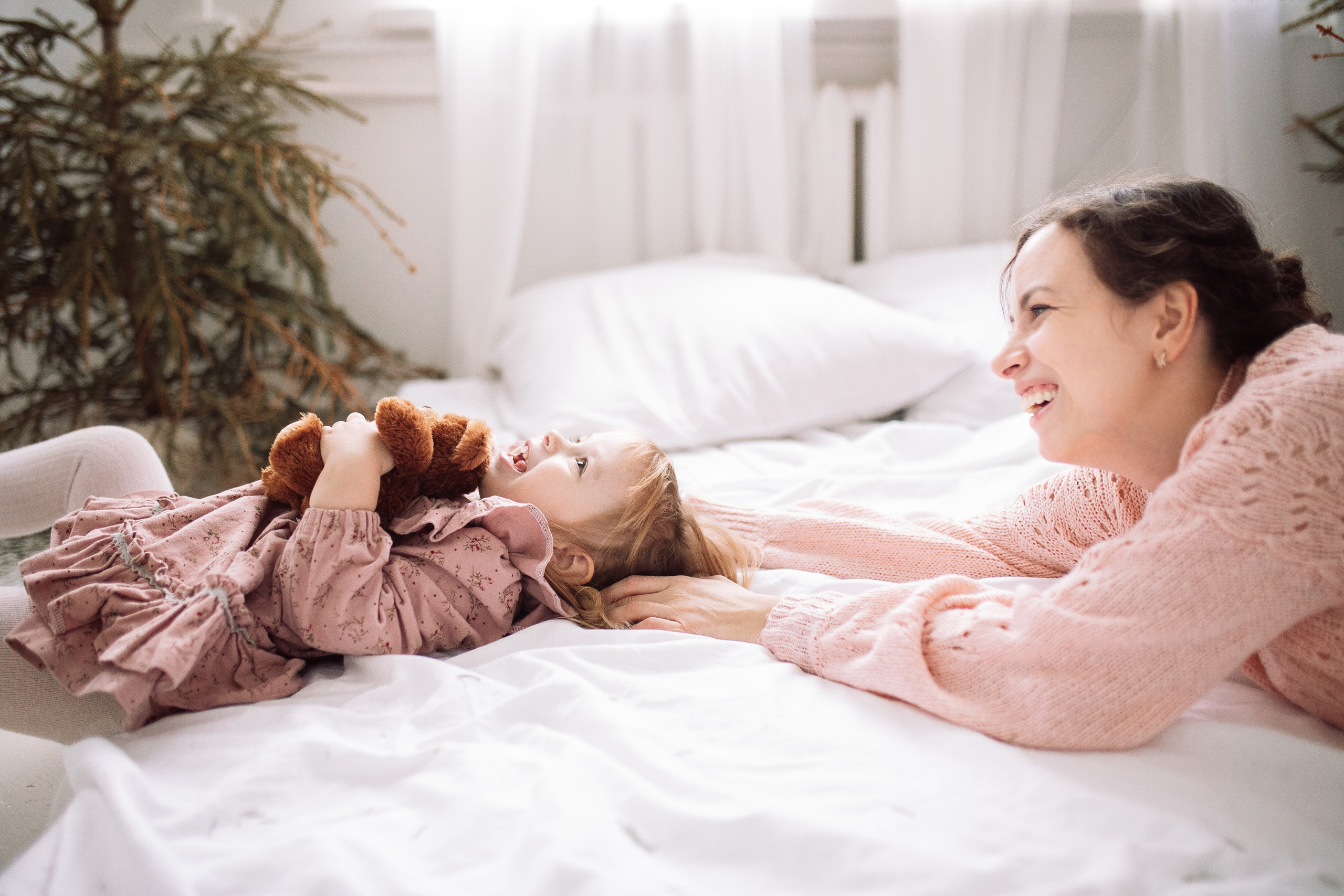 Семейная фотосессия в студии/дома