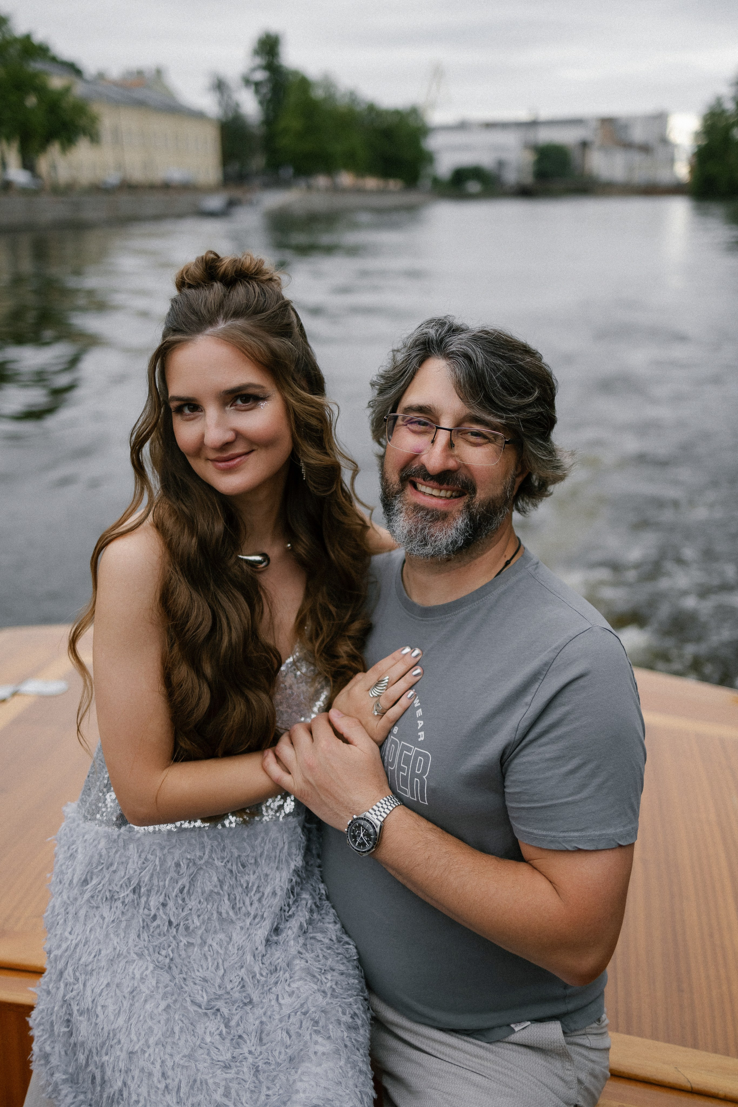 Прогулка на венецианском катере. Свадебный фотограф в Санкт-Петербурге Ксения Кобышева