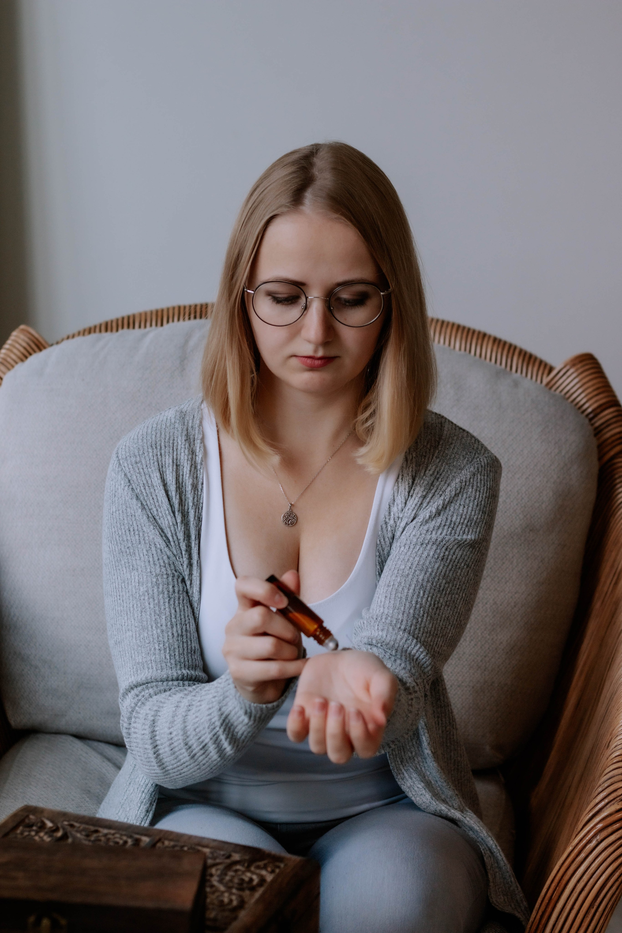 Алиса — Ароматерапевт. Бережно сохраняю ваши чувства и истории на своих фотографиях