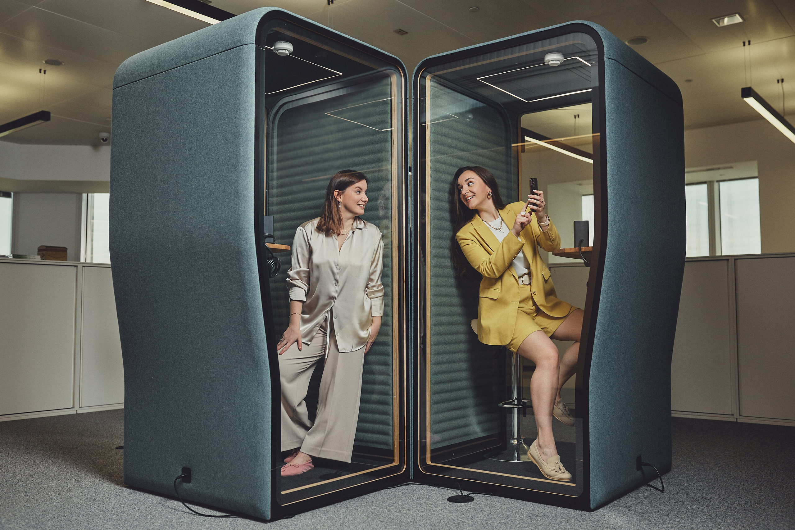 Съёмка в офисе Japan Tobacco International