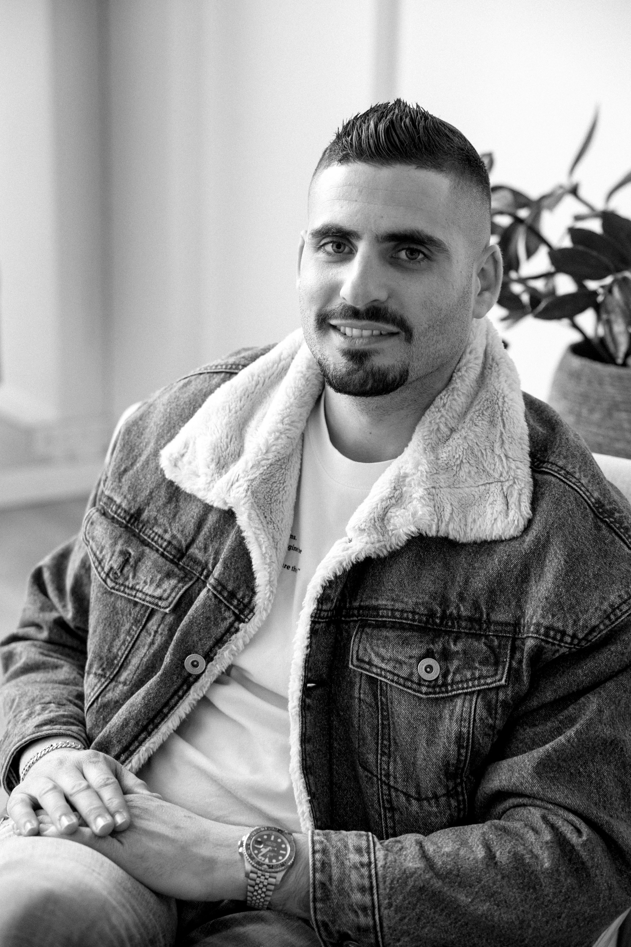 Family photoshoot in White Studio. Wedding and family photographer