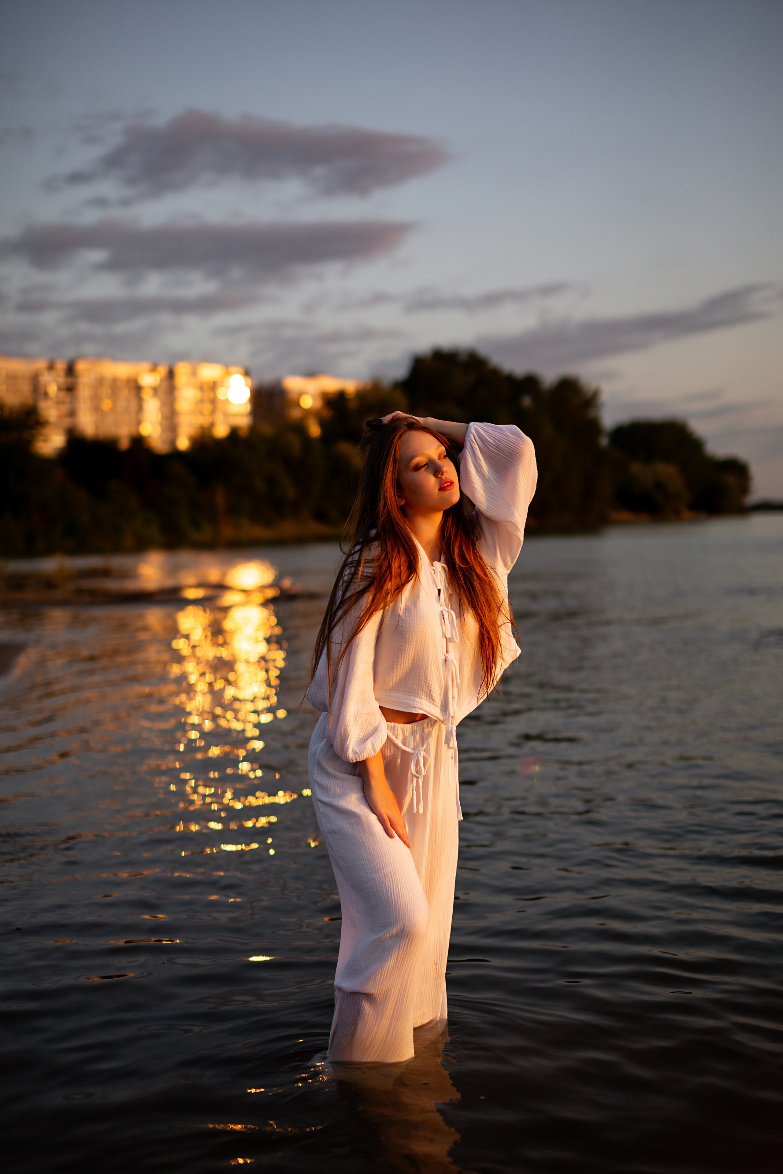 У воды. Https://malovafoto.ru