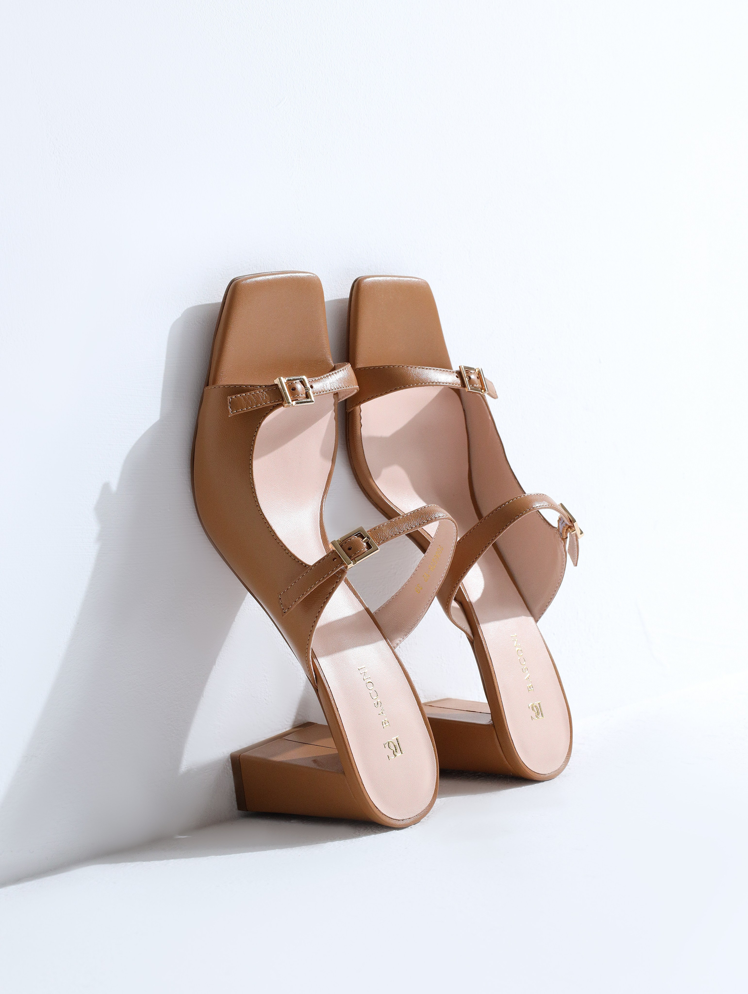 Basconi Summer Y'25. Предметный фотограф Артём Йома