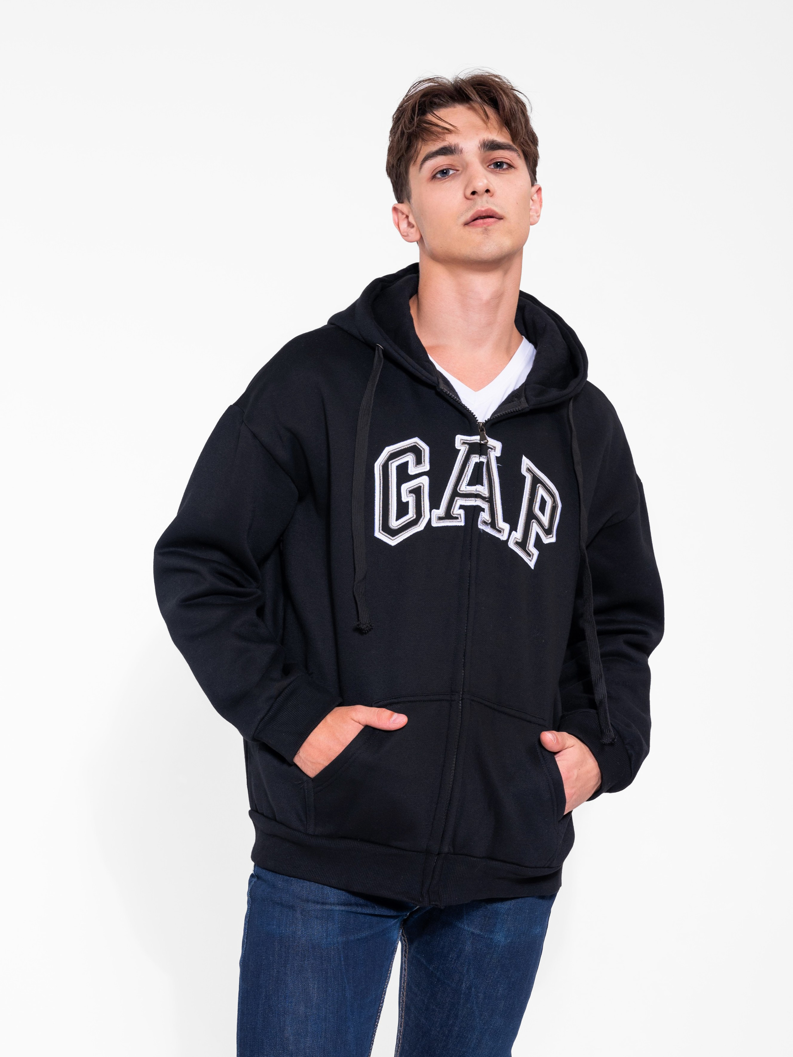 Олег. ТМ Продакшн — Съемка для маркетплейсов в Москве