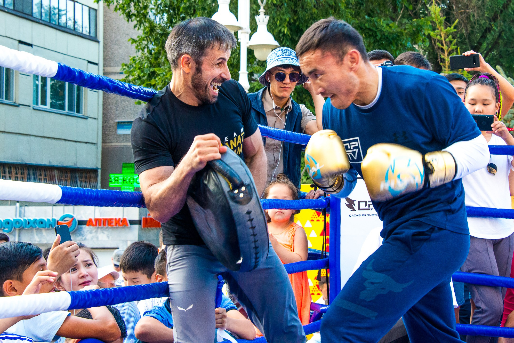 Бокс. Фотосъёмка. Фотограф Сергей Авдеев-семейный и детский фотограф в Алматы