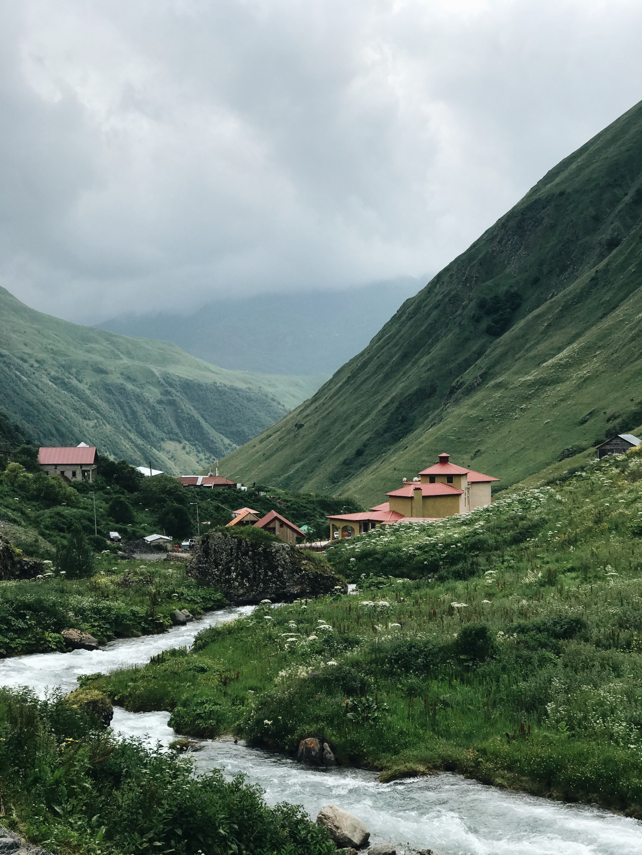 Восхождение на Казбек с Грузии. Уникальные экспедиции — LUCKY CLAN