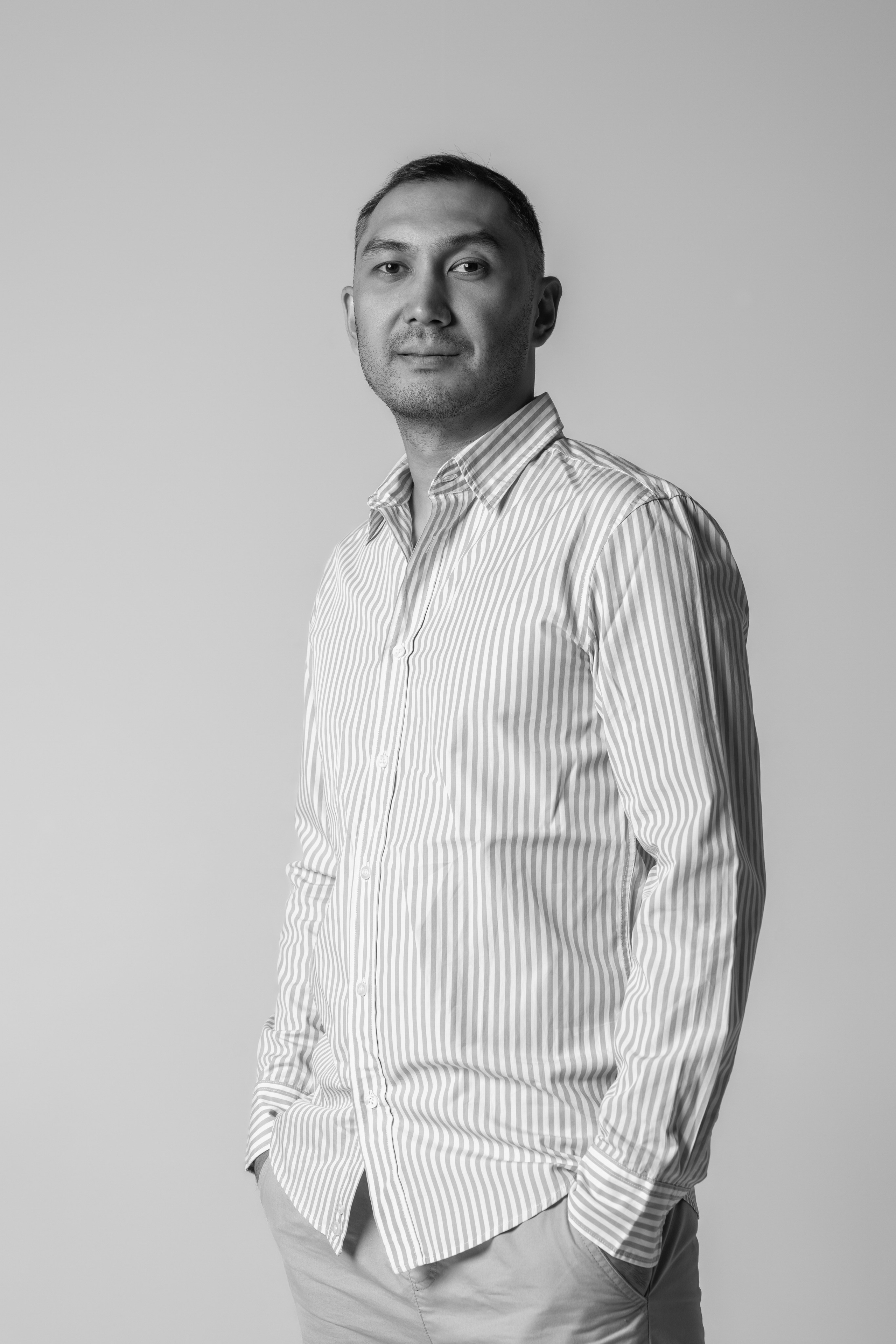 Мужская фотосессия в стиле минимализм. Портретный фотограф в Москве Фарид Леонов