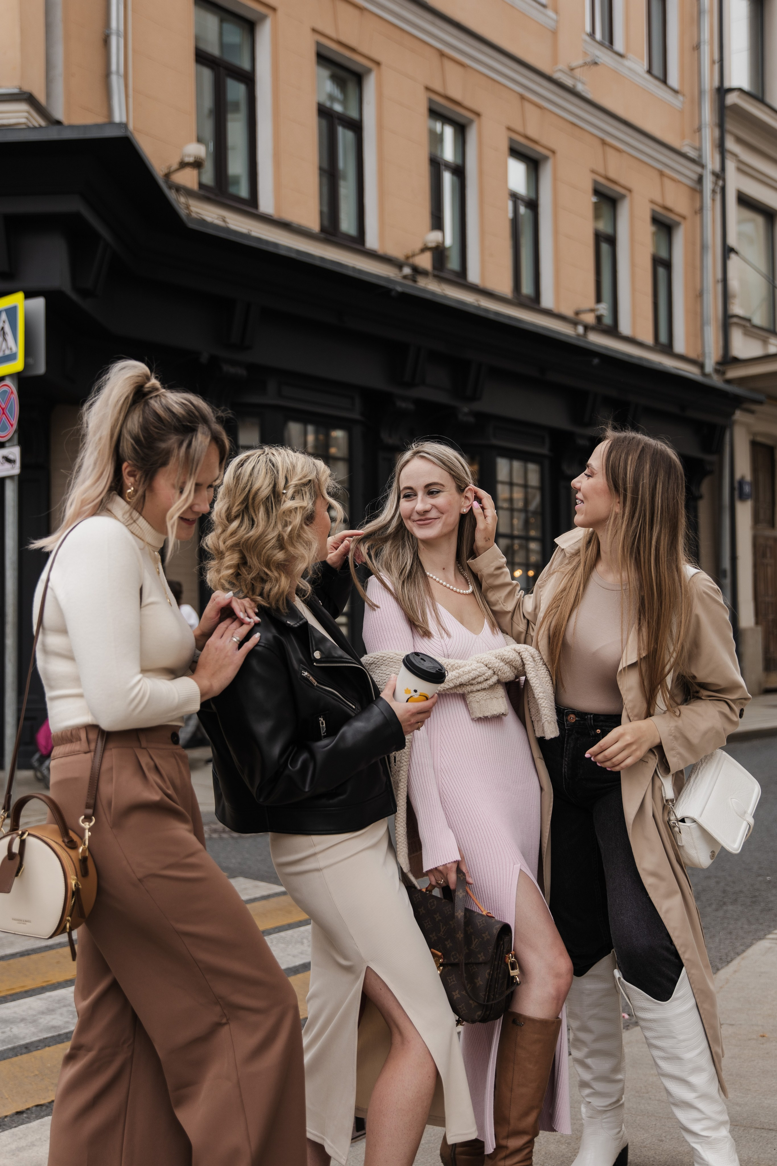 Girls in city. Женский и свадебный фотограф Москва Елизавета Перова