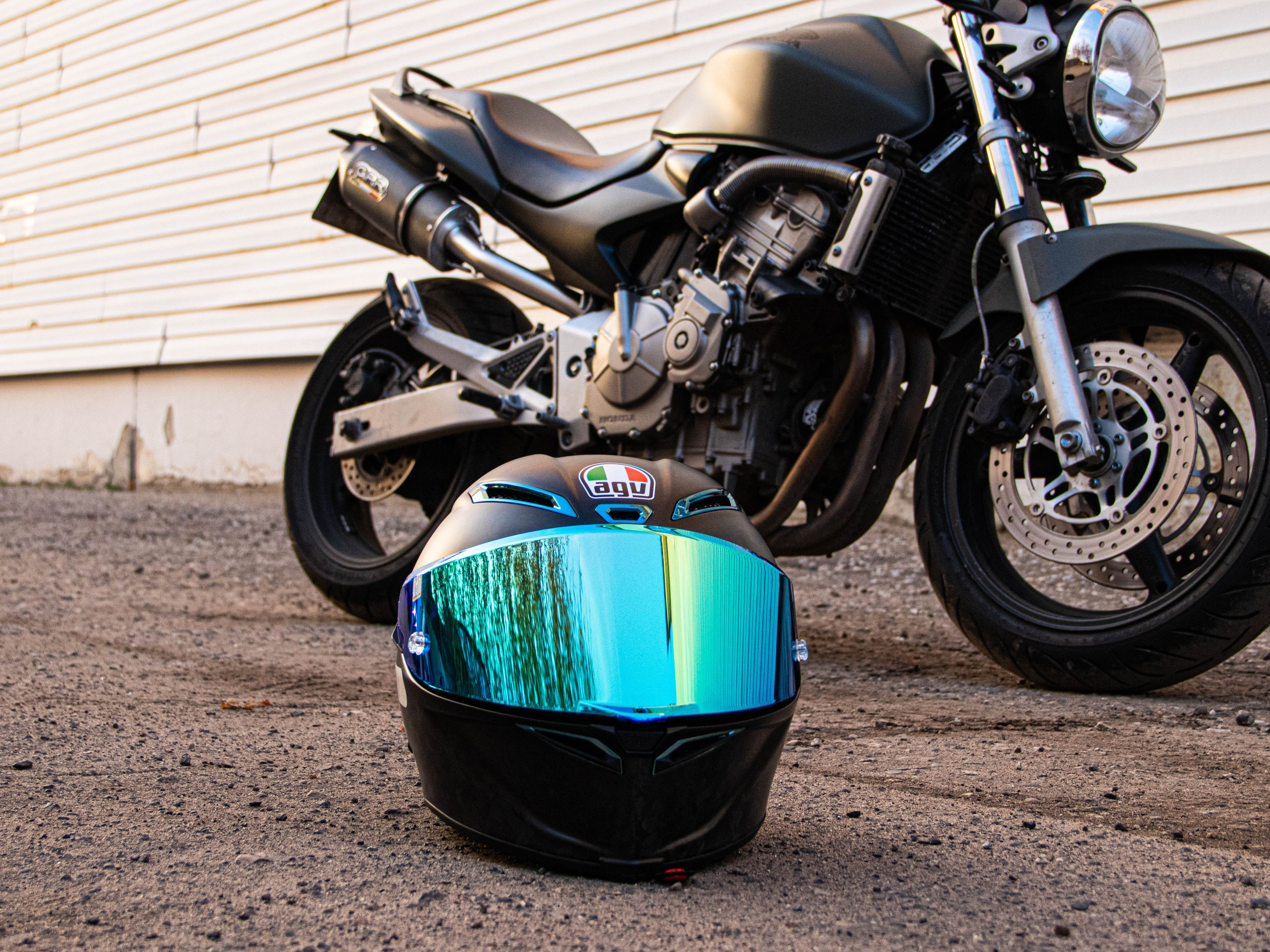 Мотоциклетный шлем. «Матрица»