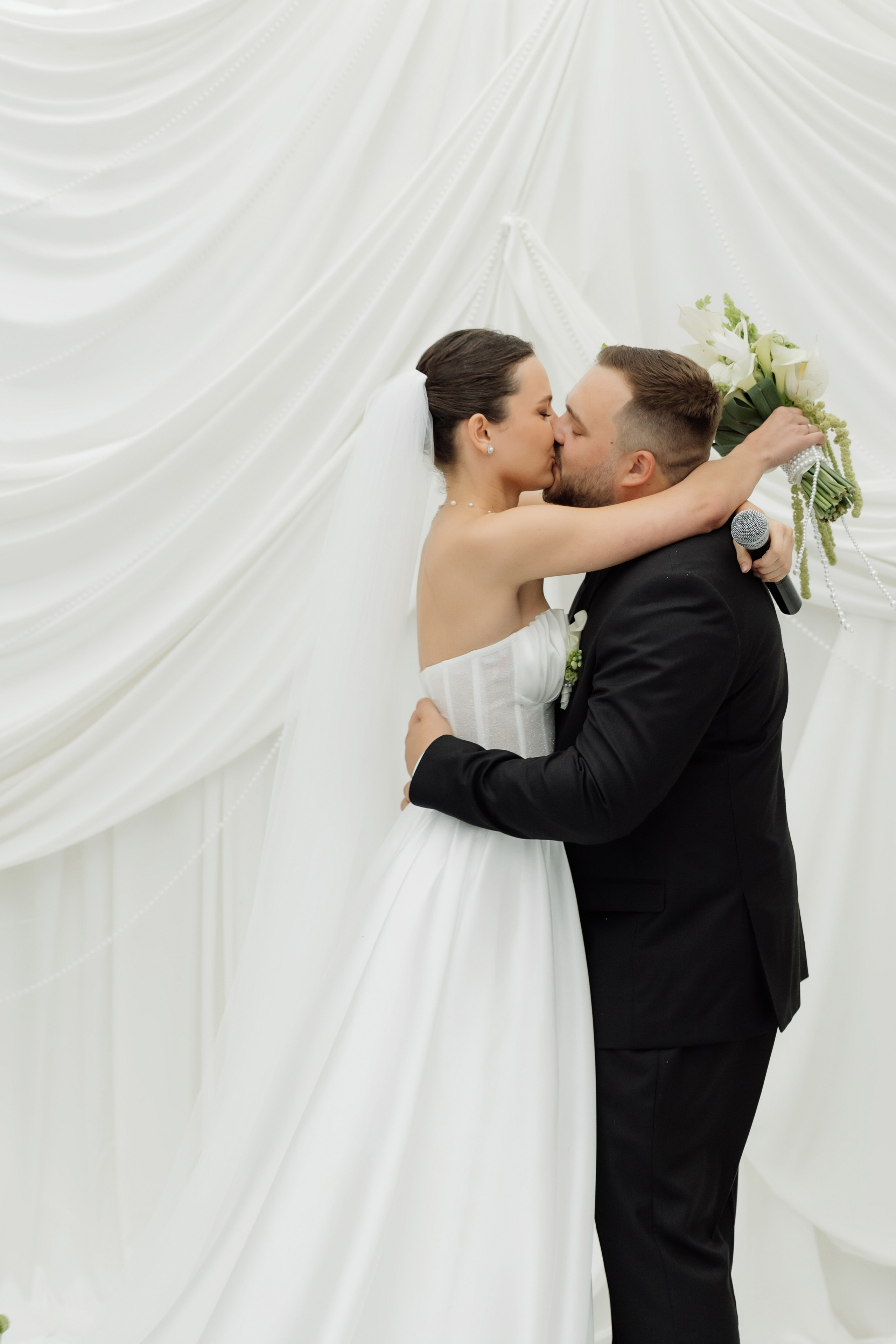 Ты рядом со мной, и это — самый чистый кайф! ♥. Свадебный фотограф Калининград