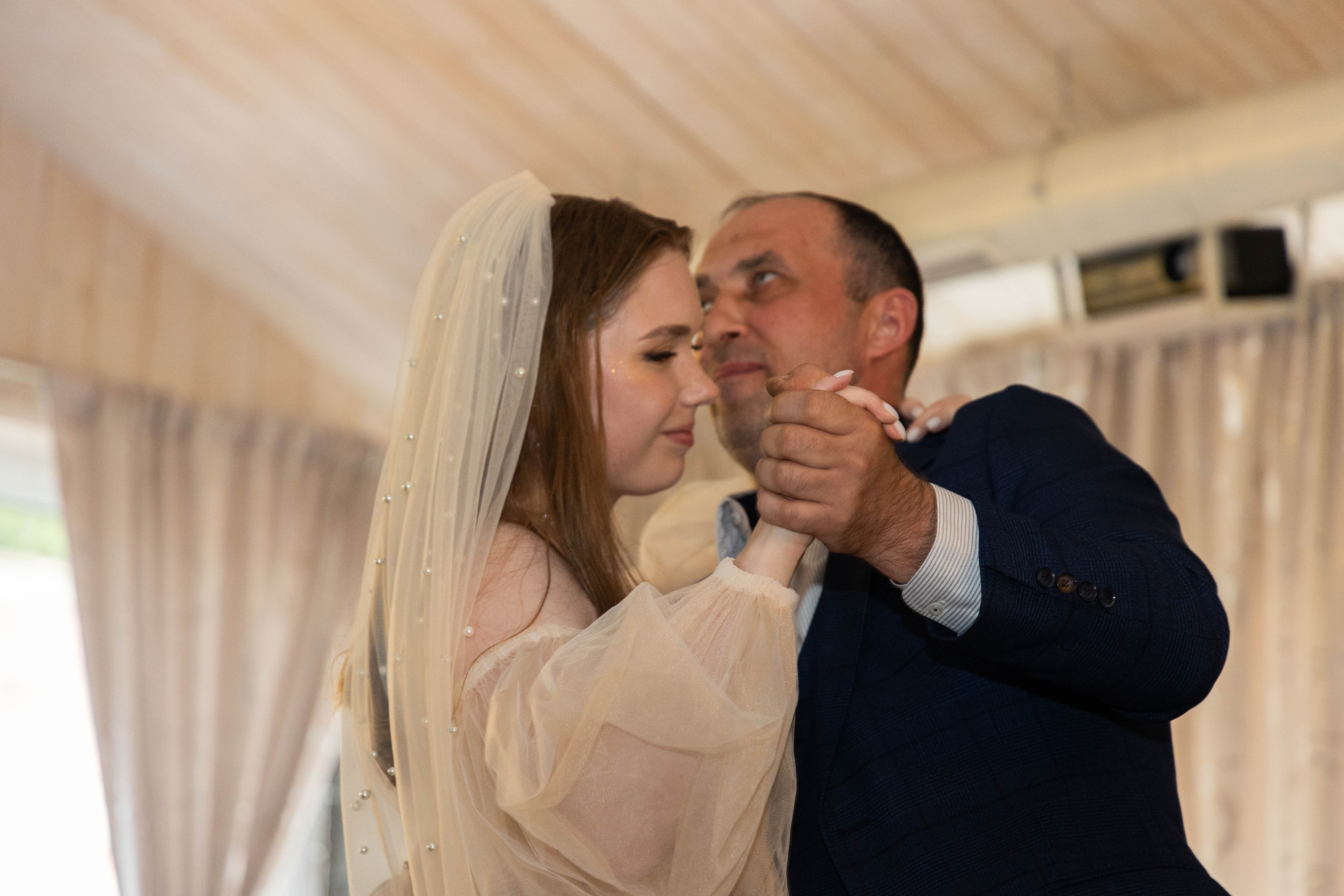 Свадебная фотосессия свадебный фотограф Татьяна Марсуверских свадебная фотопрогулка Москва Жуковский. Фотограф для маркетплейсов, фотоуслуги в Жуковском Татьяна Марсуверских