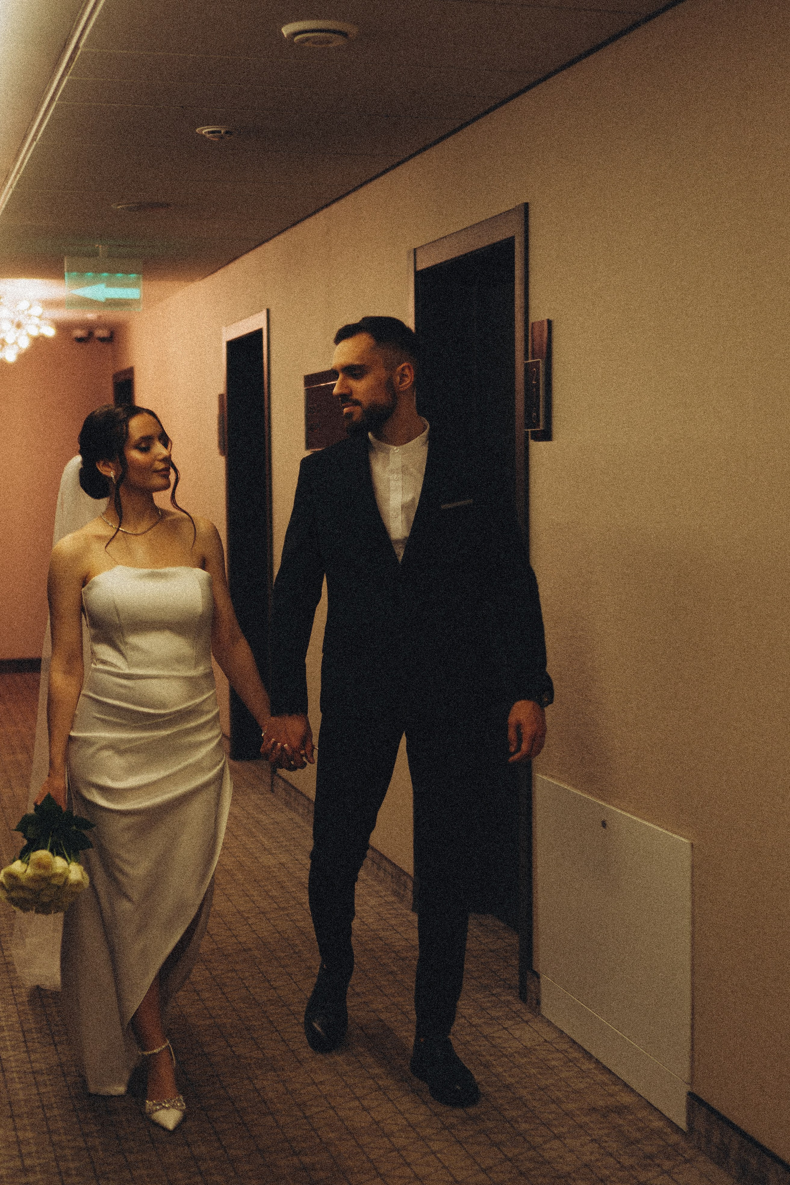 СВАДЕБНАЯ СЬЕМКА СБОРОВ ЖЕНИХА И НЕВЕСТЫ В ОТЕЛЕ И ТАКЖЕ ФОТОСЕССИИЯ В ОТЕЛЕЕ МЕГАПОЛИС БРЯНСК. Профессиональный фотограф, Санкт-Петербург — Виктория Богомолова