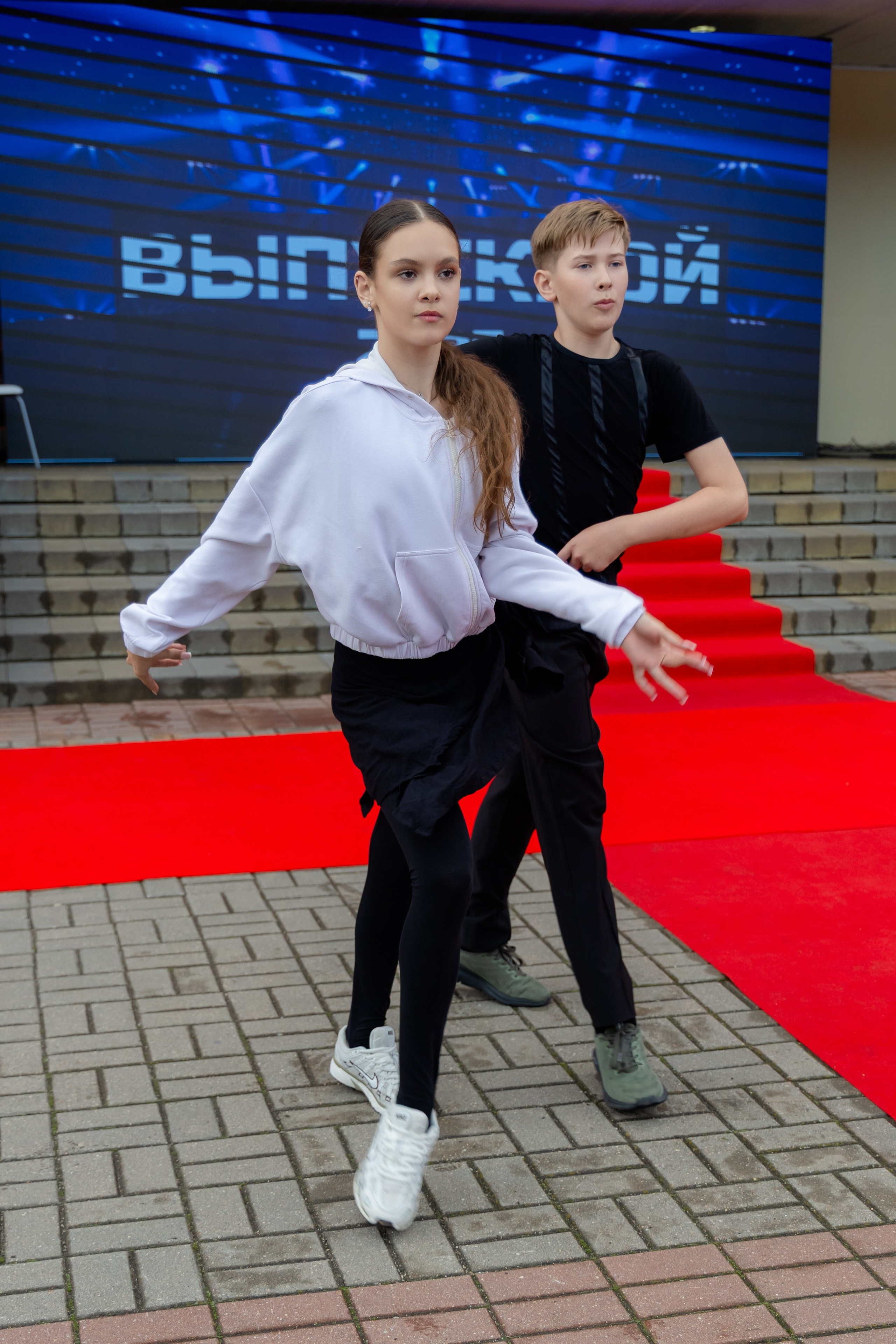 Школьный выпускной 2025 год в Минске, Беларуси. Свадебный фотограф в Минске/Беларуси Сергей Спиридонов