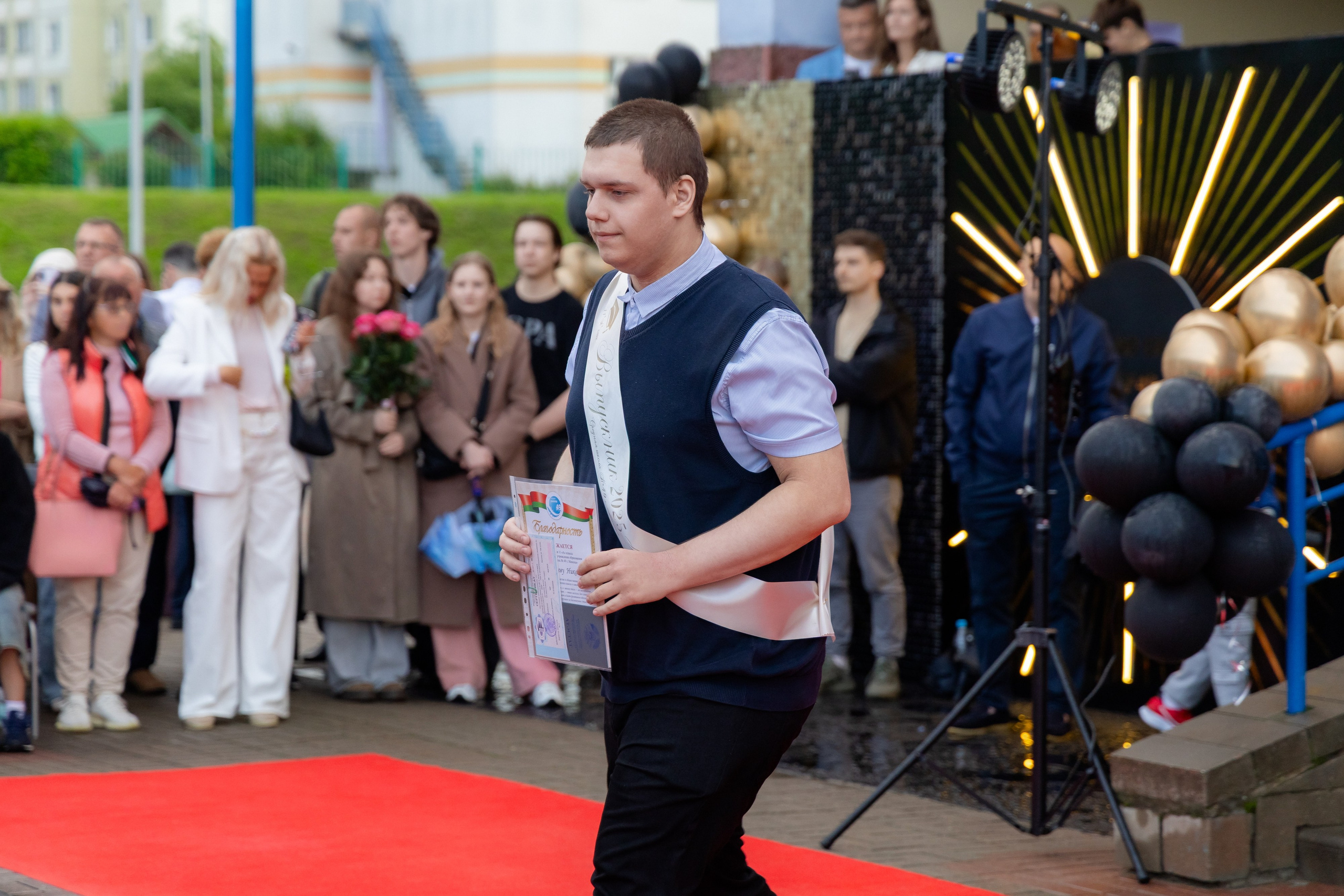Школьный выпускной 2025 год в Минске, Беларуси. Свадебный фотограф в Минске/Беларуси Сергей Спиридонов
