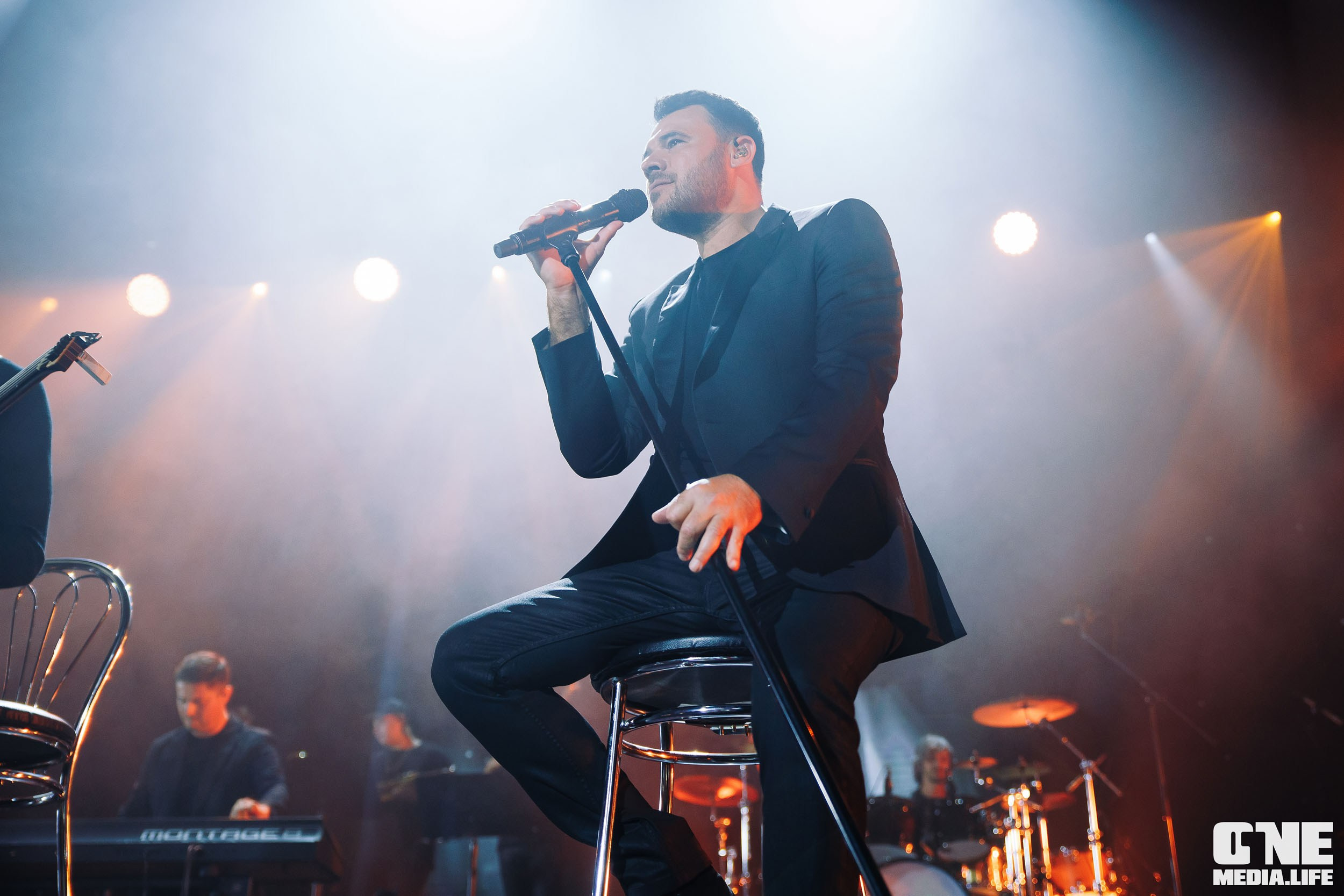 Фоторепортаж с концерта Эмина в Янтарь Холле. One Media Life: фоторепортажи, фотоотчеты с мероприятий и заведений