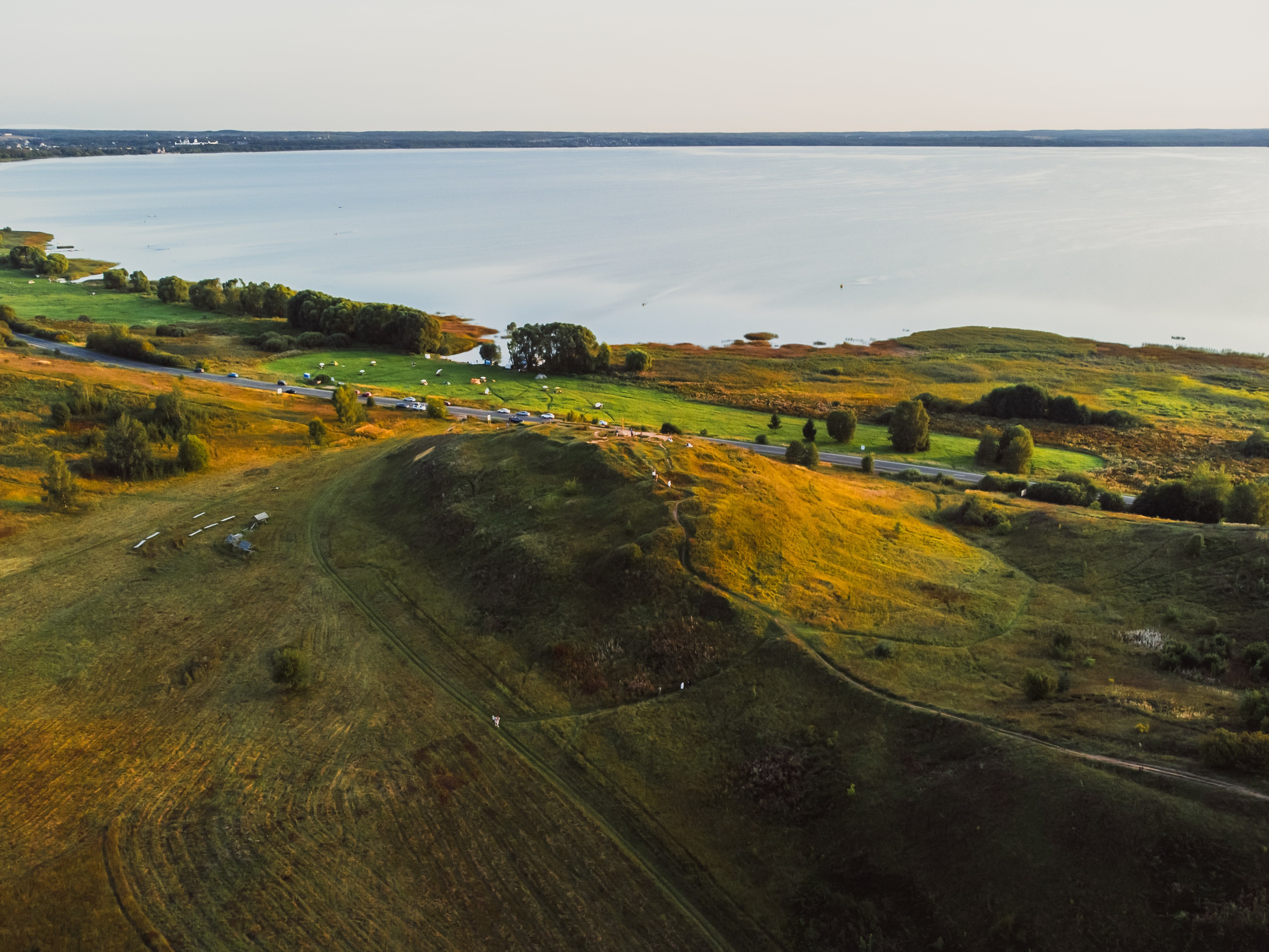 Переславль - Залесский, Загородный клуб "ОЗЕРО", Плещеево озеро, национальный парк, небо, трава, лето, день, крестова гора
