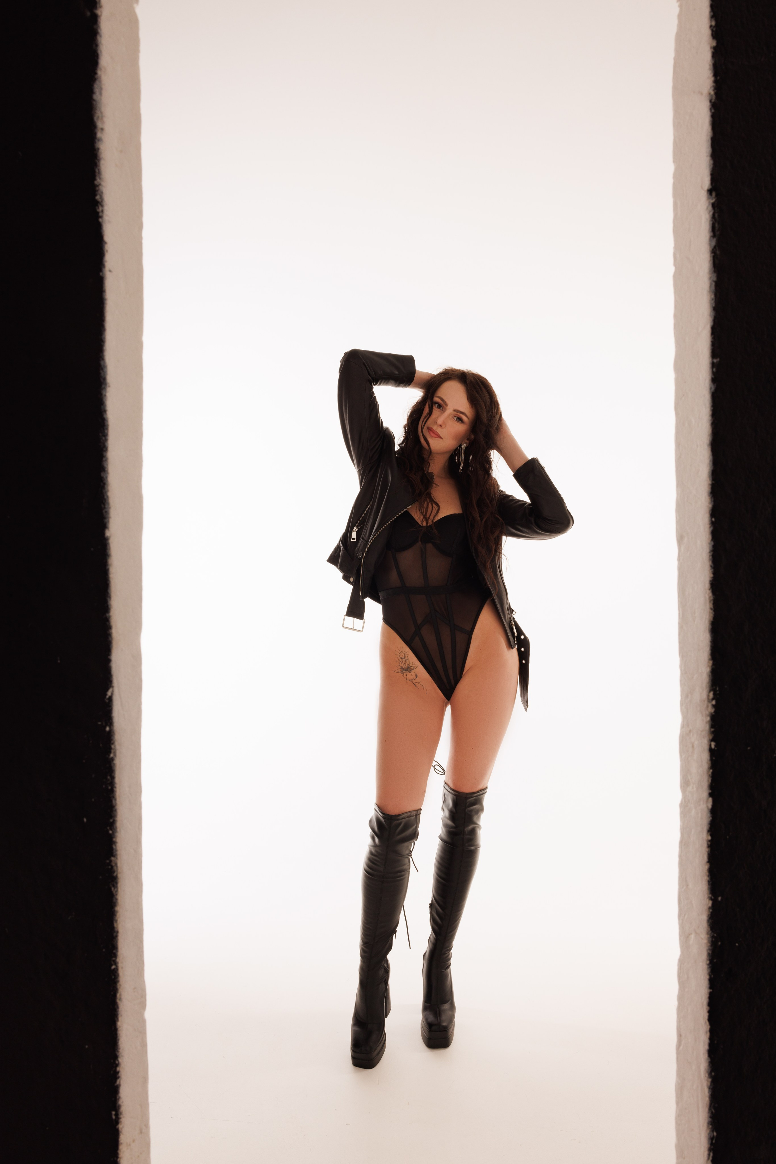 В БЕЛЬЕ. Фотограф Надежда Заломаева