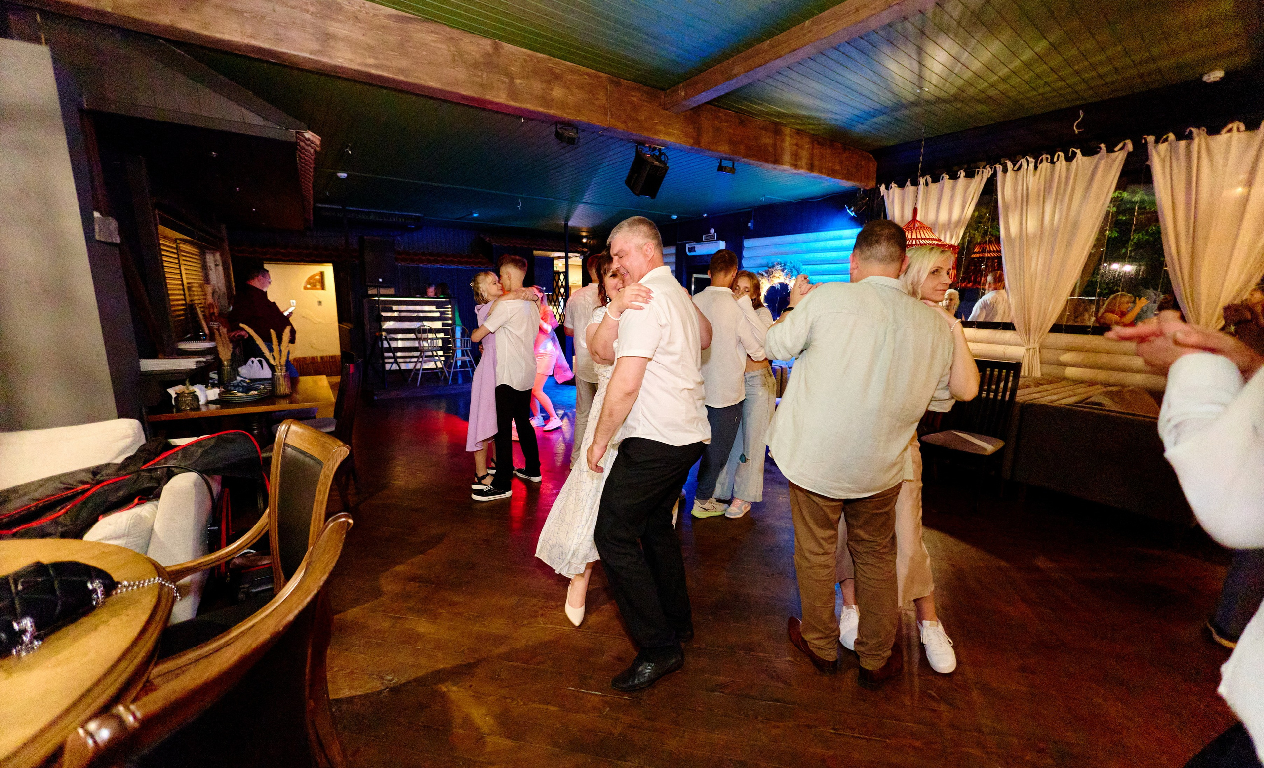 Выпускной 35 Сош. Фотограф Выпускные альбомы Таганрог Сергей Коробченко