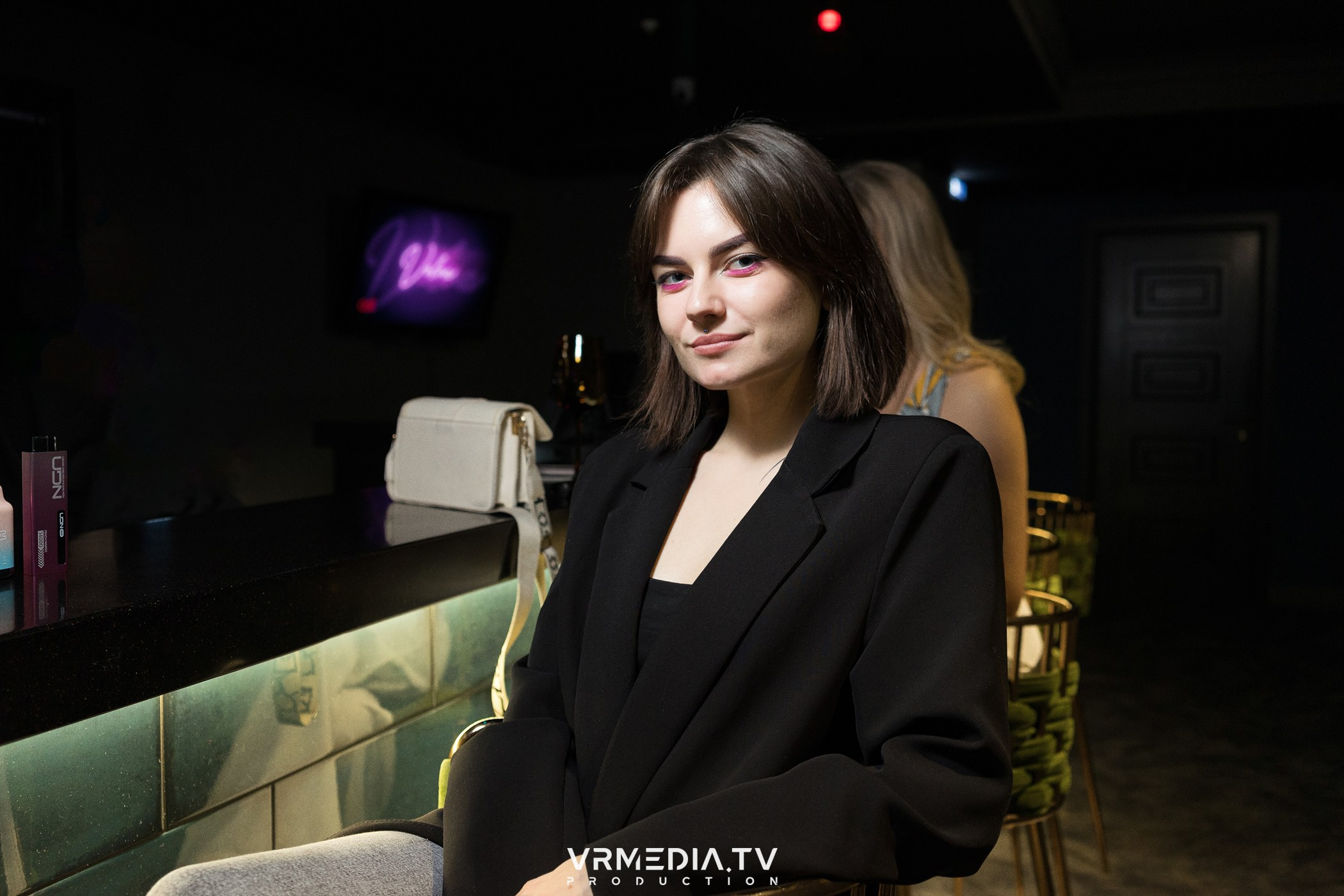 Dance в караоке-баре «Volna»