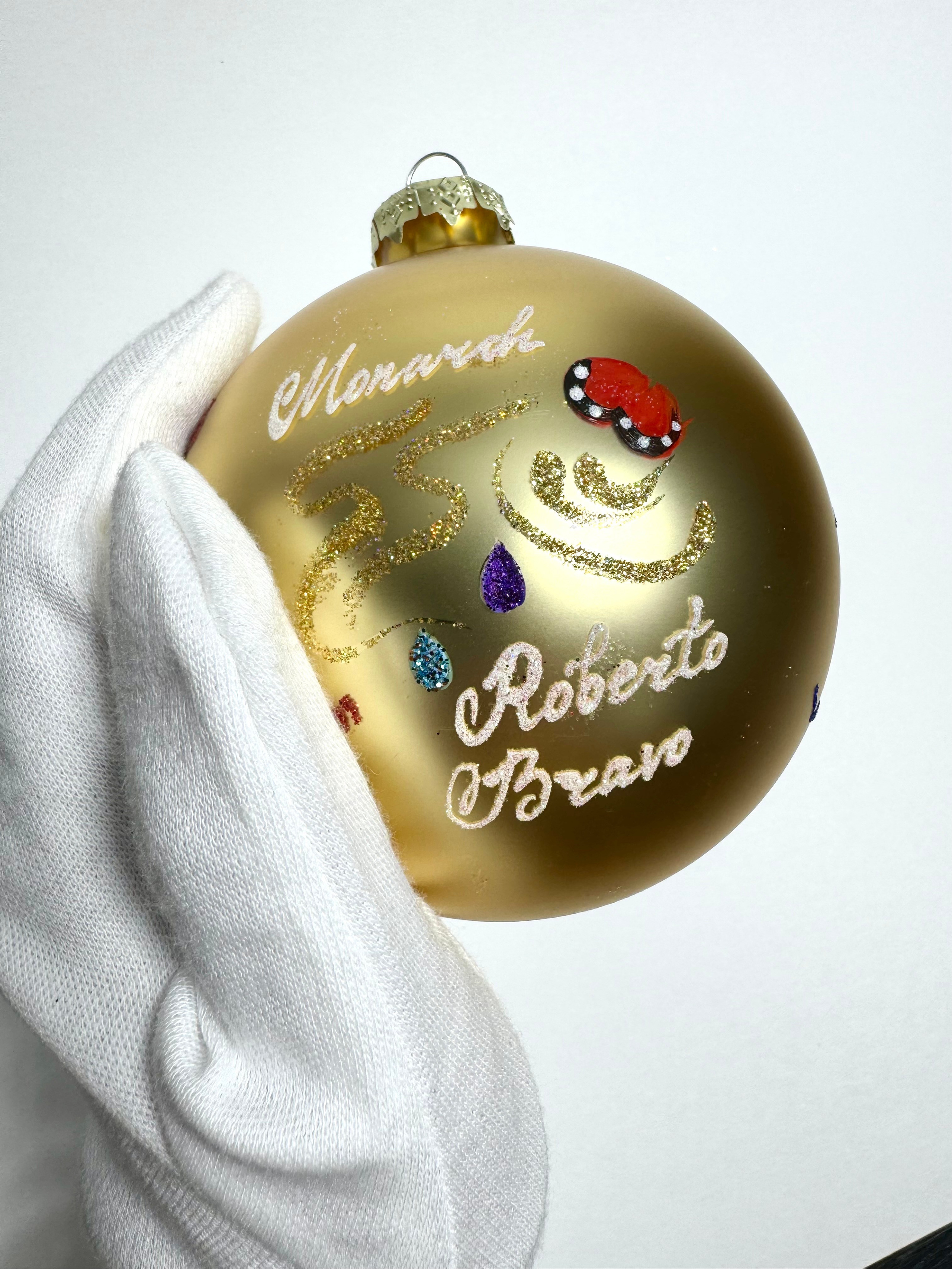 ArtSHARm- наше портфолио по ёлочным шарам с ручной росписью. Художественная ручная роспись елочных шаров, корпоративные подарки и восковые аромасвечи