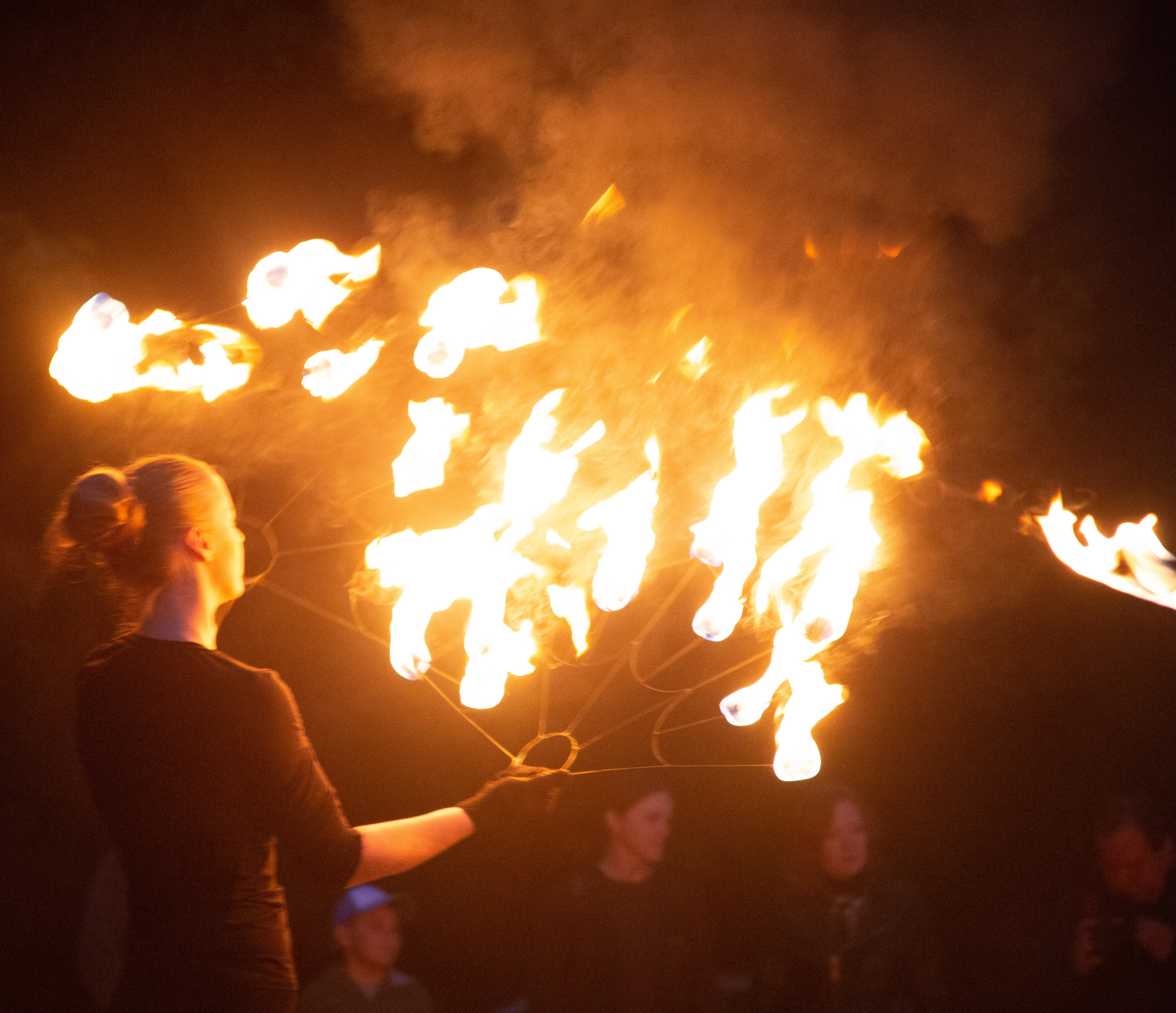 Огненное шоу в Перми. Фотограф Никита Попов. Фотограф Пермь. Фотосессия в фотостудии Перми и на свежем воздухе
