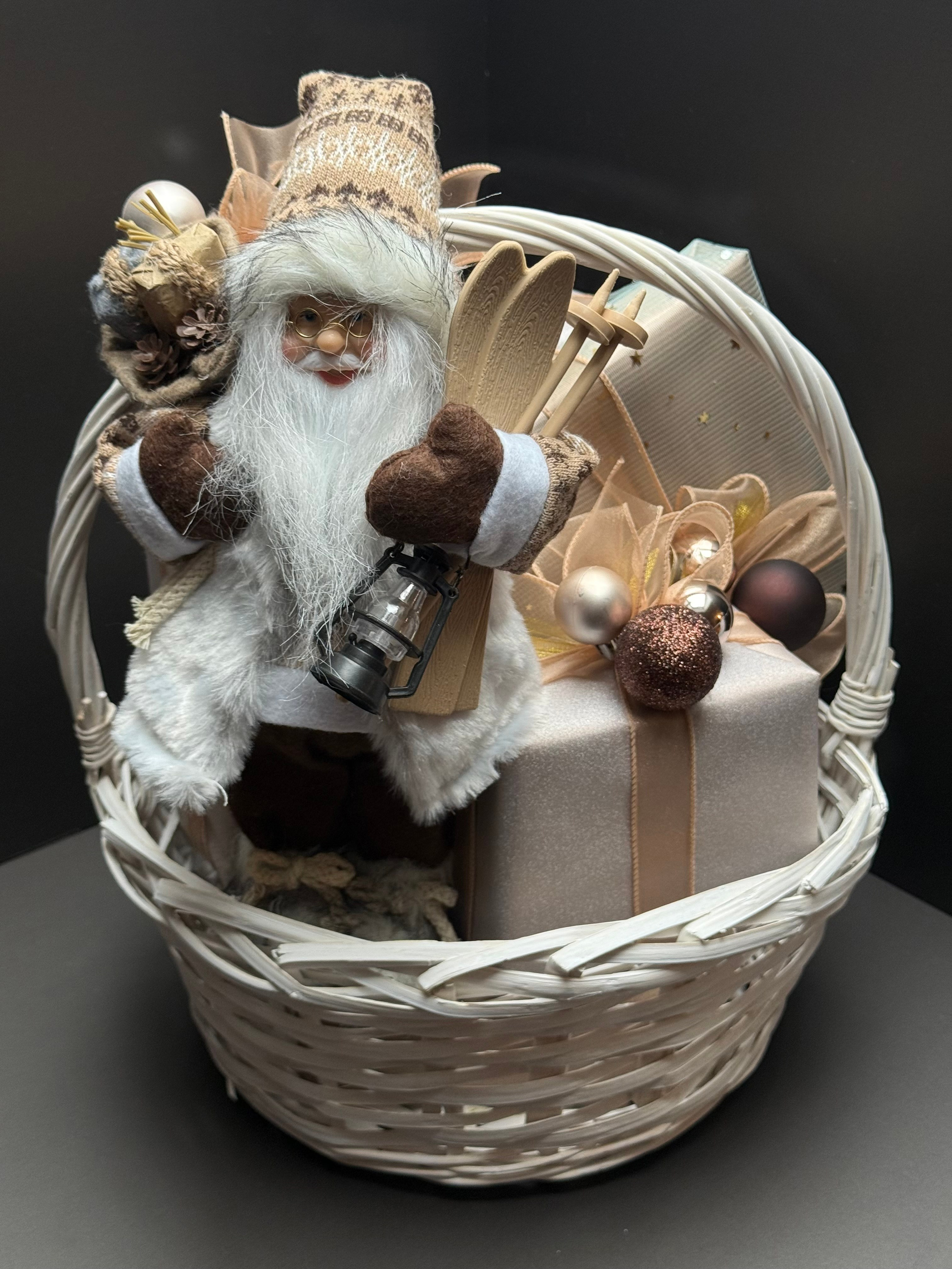 Новогодняя корзина. Студия подарочных наборов «Владия»