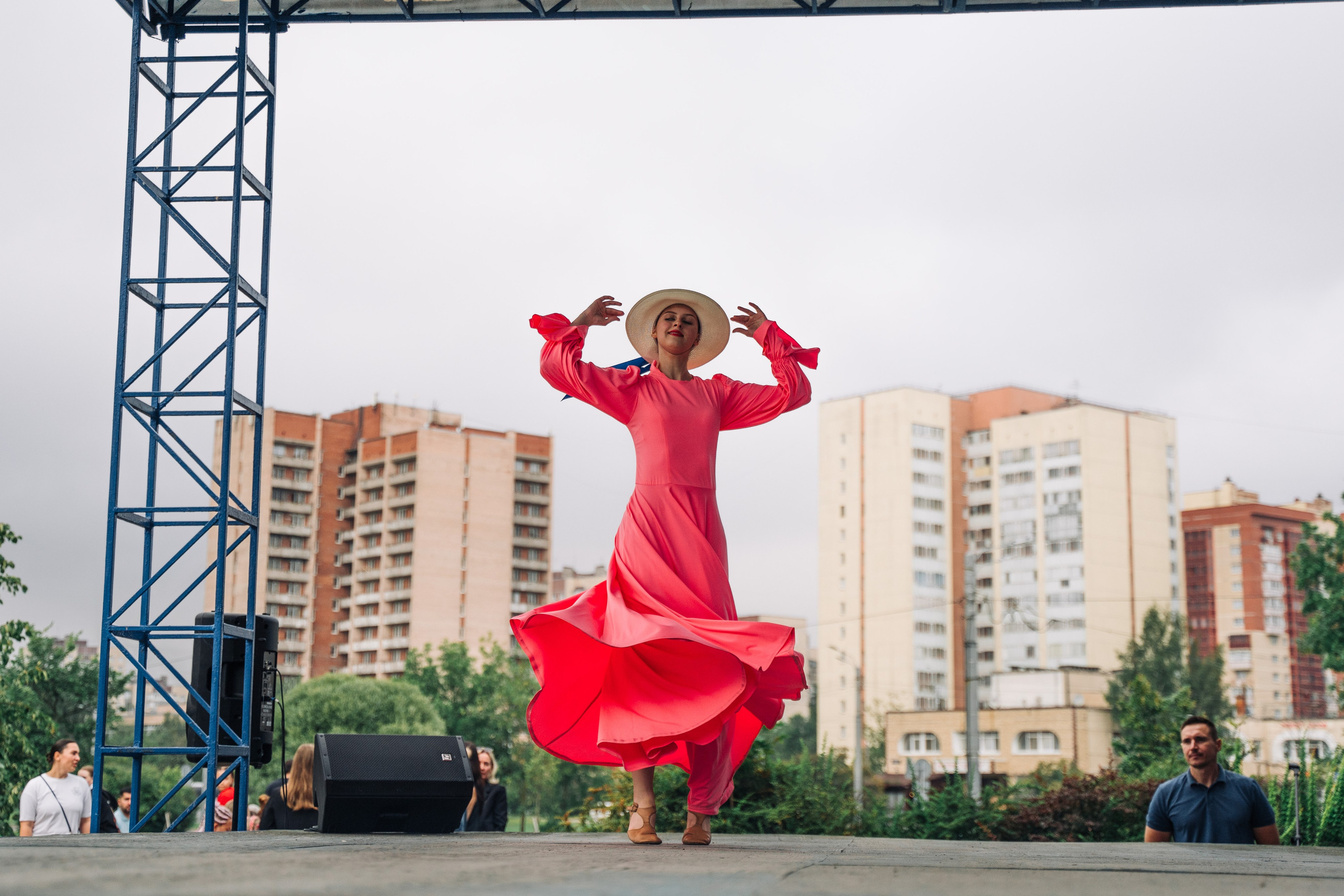 День флага 2024. ДМИТРИЙ ХОРУНЖИЙ — репортажный фотограф, видеограф СПБ
