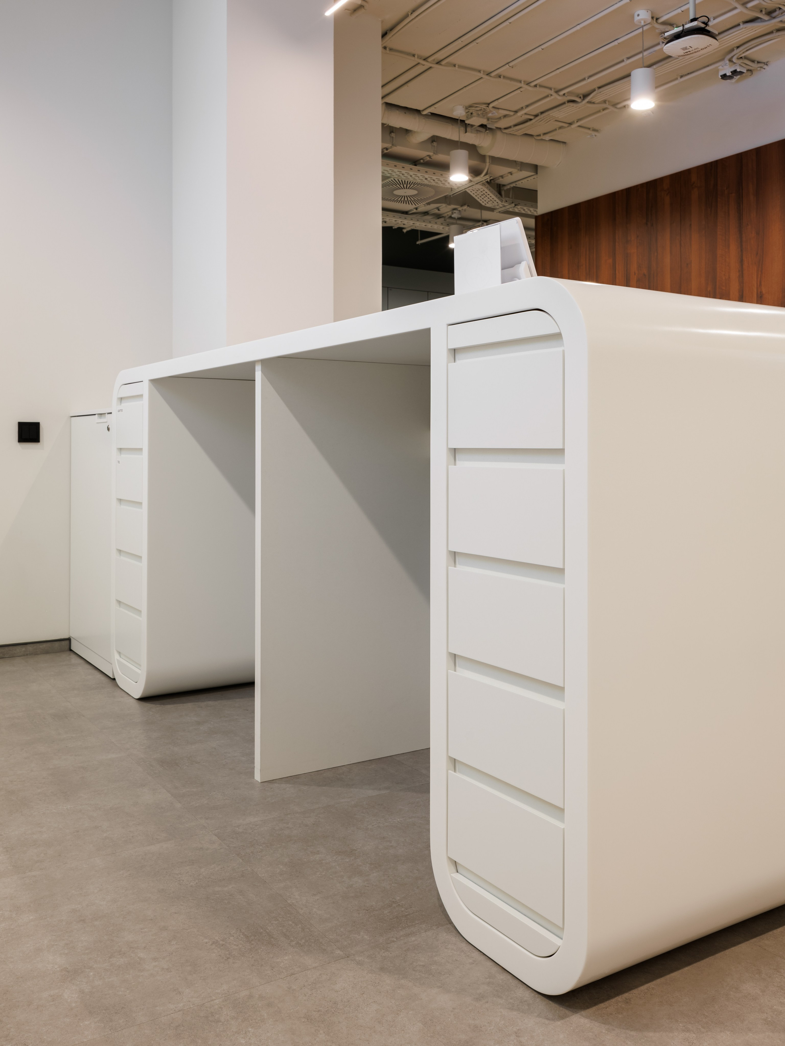 Стойки ресепшн, офис Яндекса