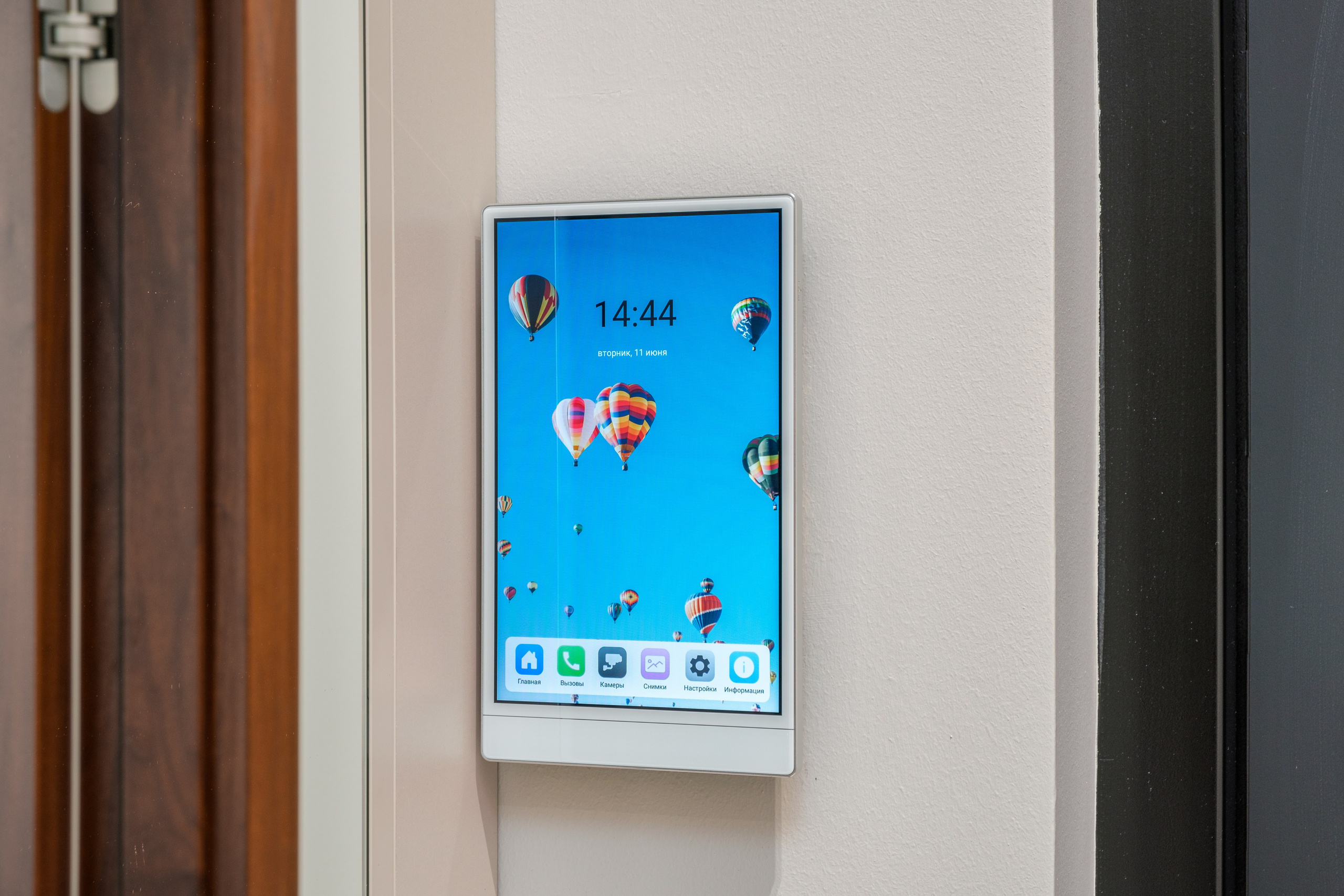 Интерьерная фотосессия двухкомнатной квартиры