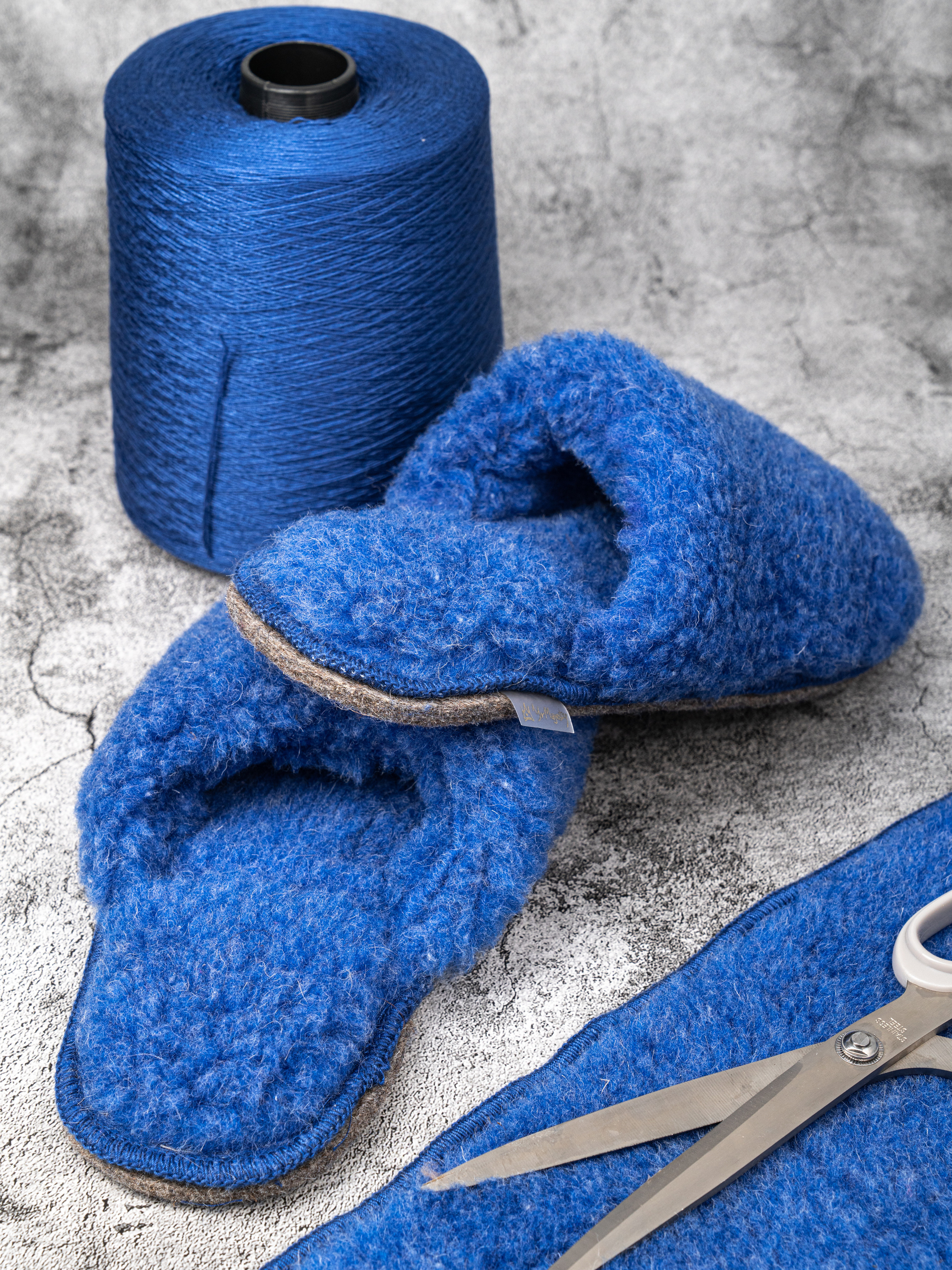 Тапочки. KED Production — продакшн из СПб. Создаём фото, видео и контент, который помогает брендам и селлерам продавать больше