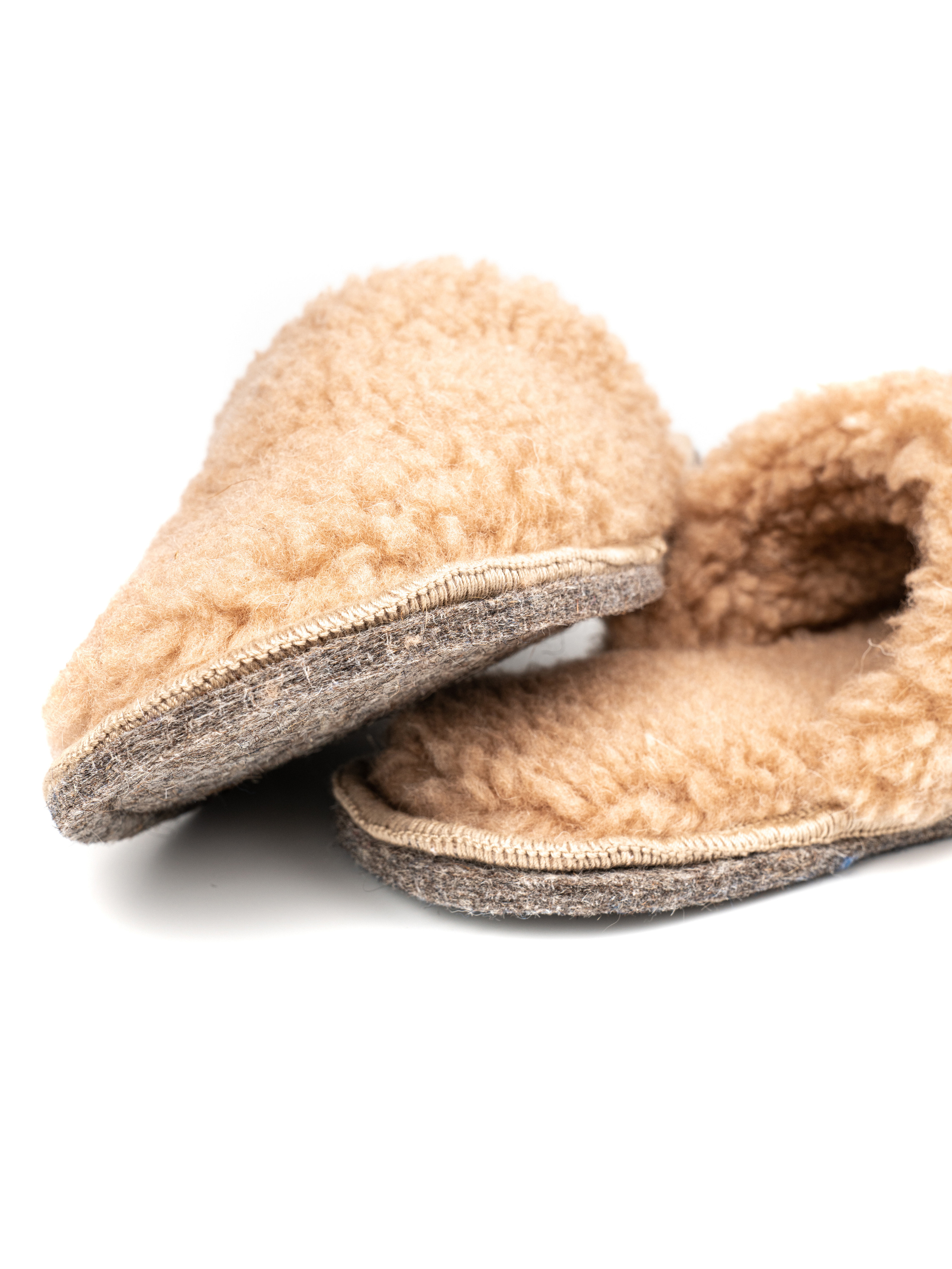 Тапочки. KED Production — продакшн из СПб. Создаём фото, видео и контент, который помогает брендам и селлерам продавать больше