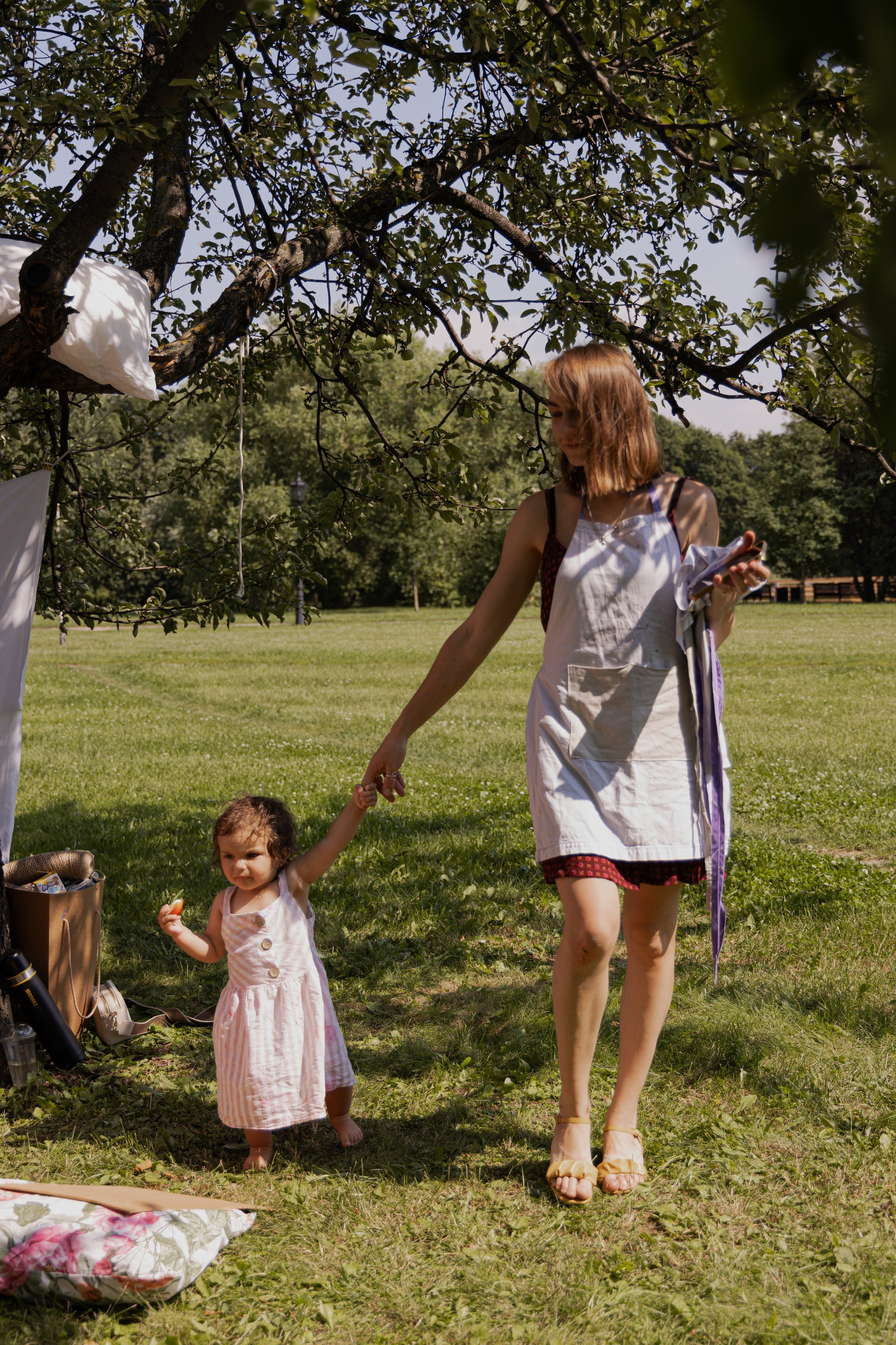 МК Пион (пикник в парке). Анастасия Ракчеева Художник