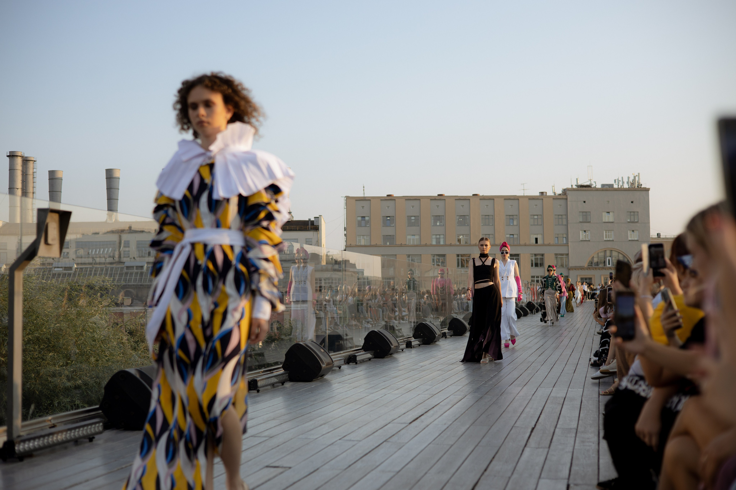 Модный показ. Парящий мост. Оформление свадеб, декор свадеб Вера Маркова, Москва