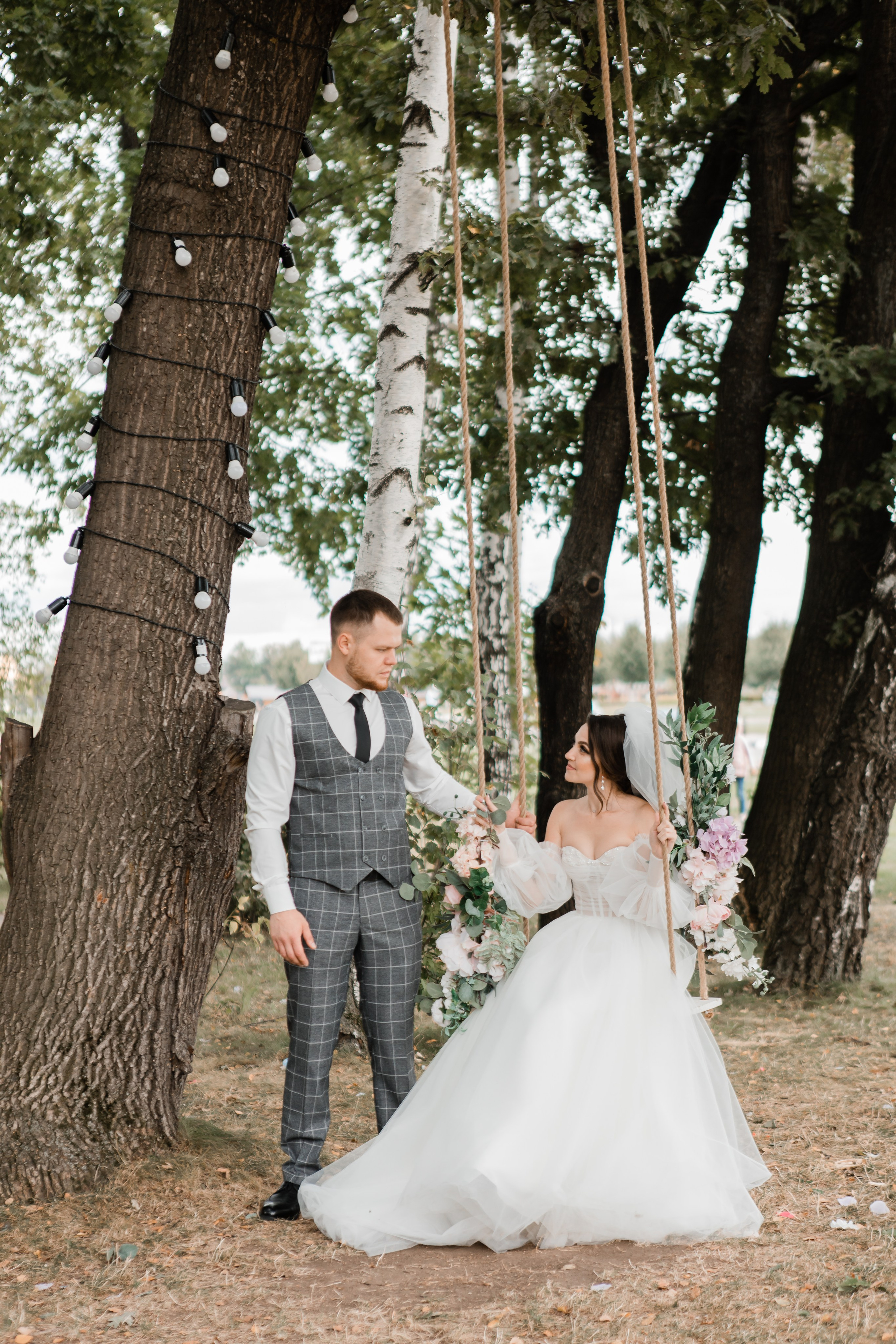 Свадебная фотосессия Сергея и Татьяны. Наша свадебная сказка. Видеосъемка и фотосъемка свадеб. Фотограф и оператор на свадьбу. Видеосъемка подкастов, собственная видео-фотостудии. Предметная фотосъемка