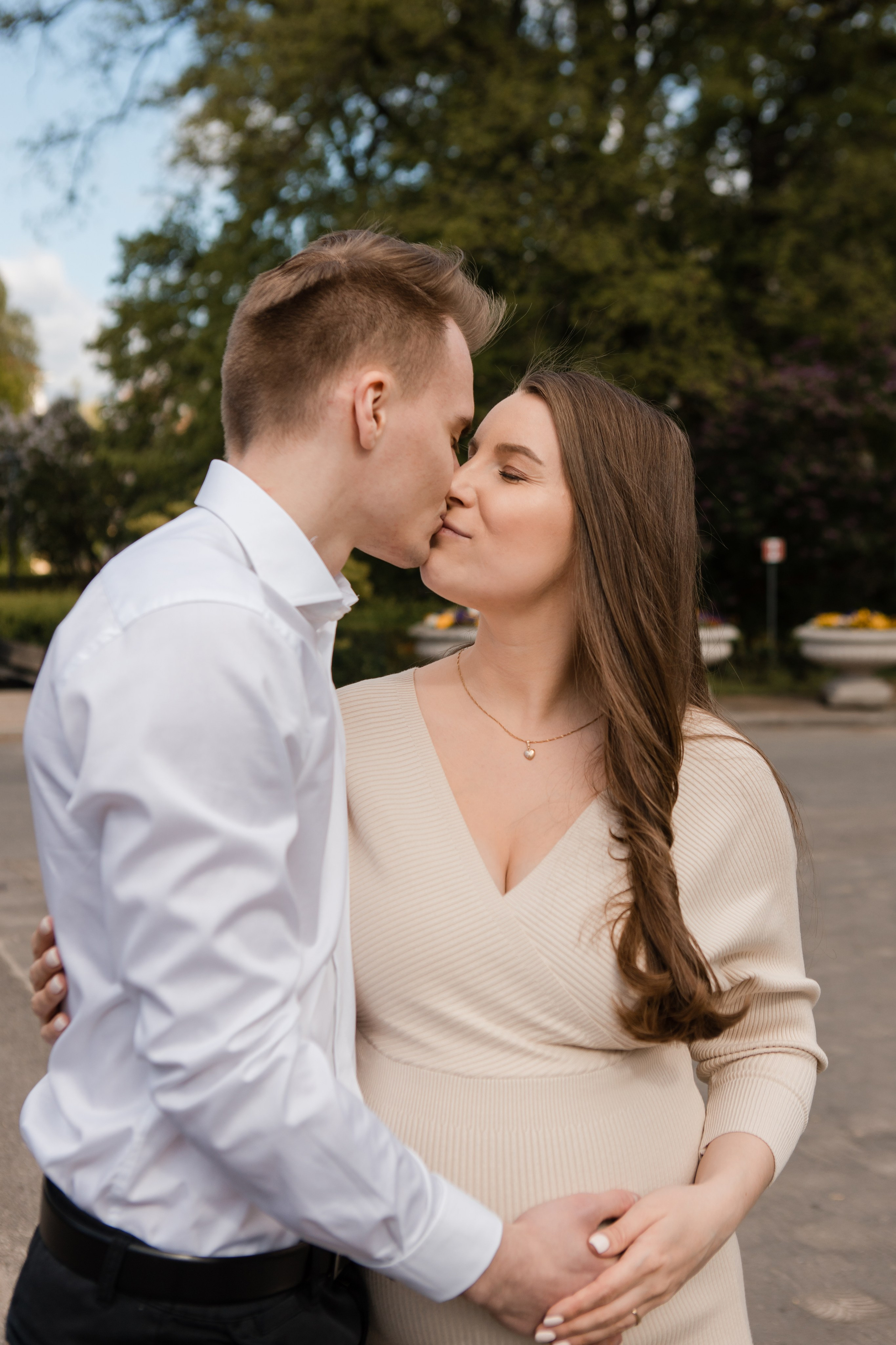 Семейная фотосессия Андрея и Марии. Видеосъемка и фотосъемка свадеб. Фотограф и оператор на свадьбу. Видеосъемка подкастов, собственная видео-фотостудии. Предметная фотосъемка