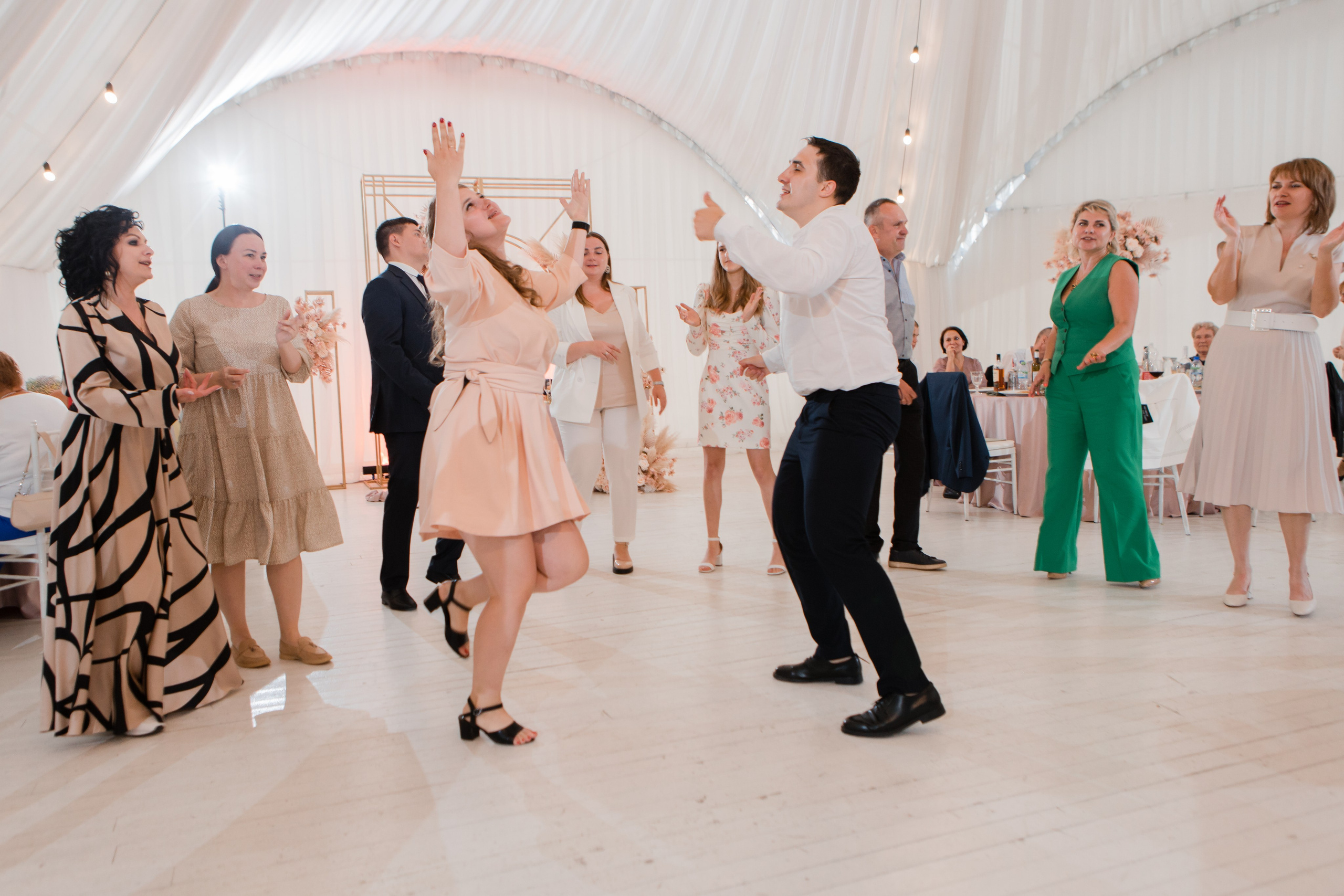 Павел и Ангелина. Видеосъемка и фотосъемка свадеб. Фотограф и оператор на свадьбу. Видеосъемка подкастов, собственная видео-фотостудии. Предметная фотосъемка