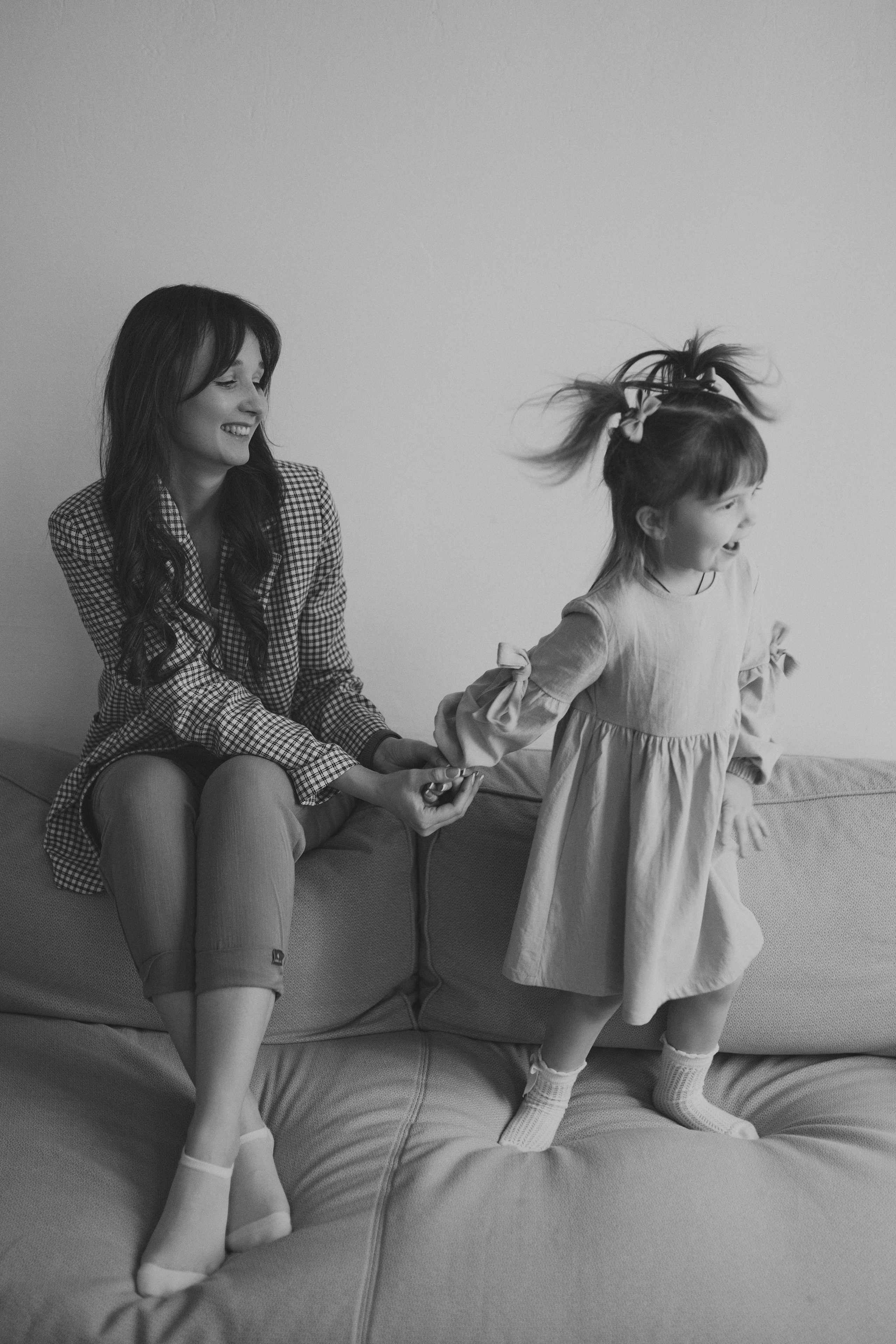 Студийная фотосессия мамы и дочки. Алина Каравайцева. Фотограф в городе Барнаул