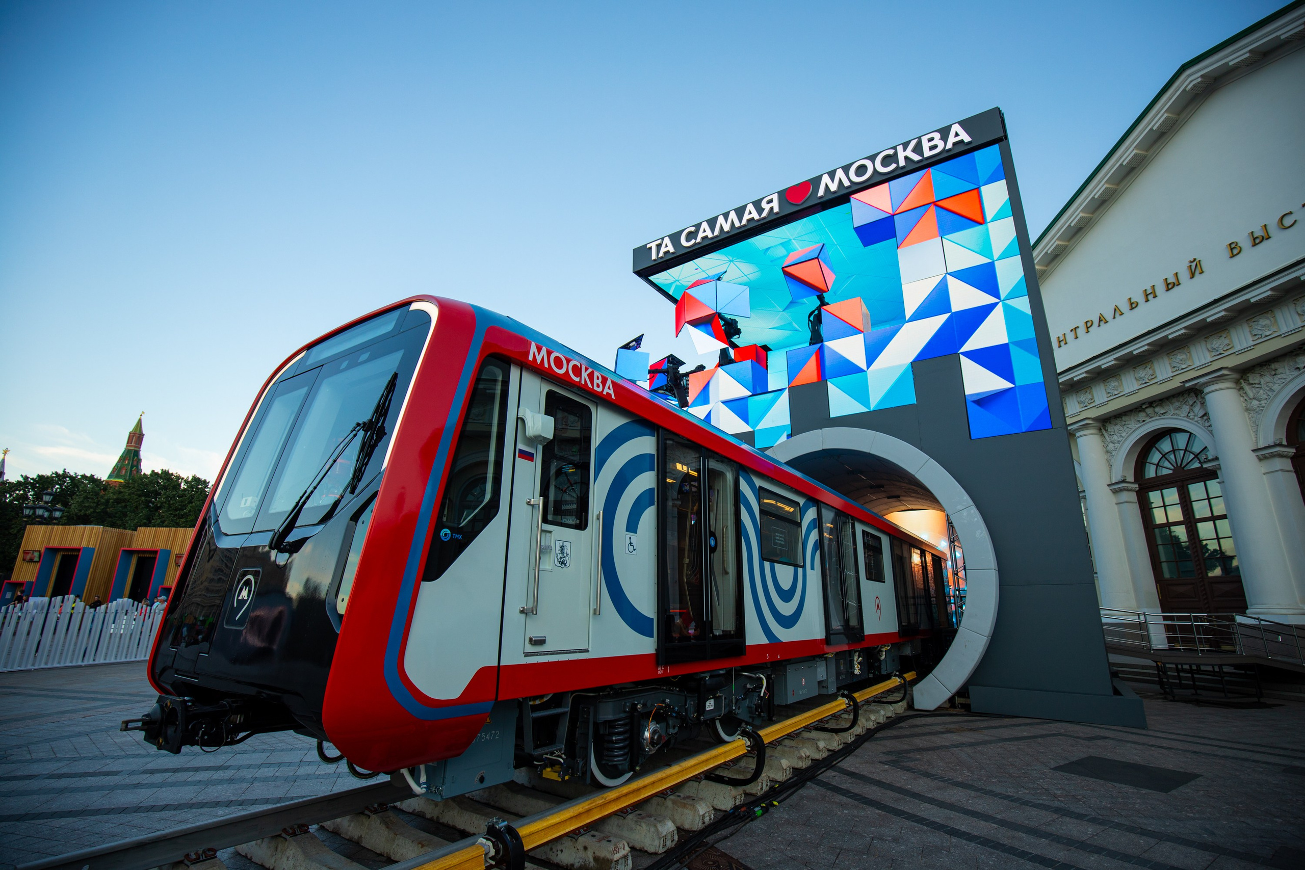 Москва 2030. Репортажный и fashion фотограф в Москве Сергей Бардин