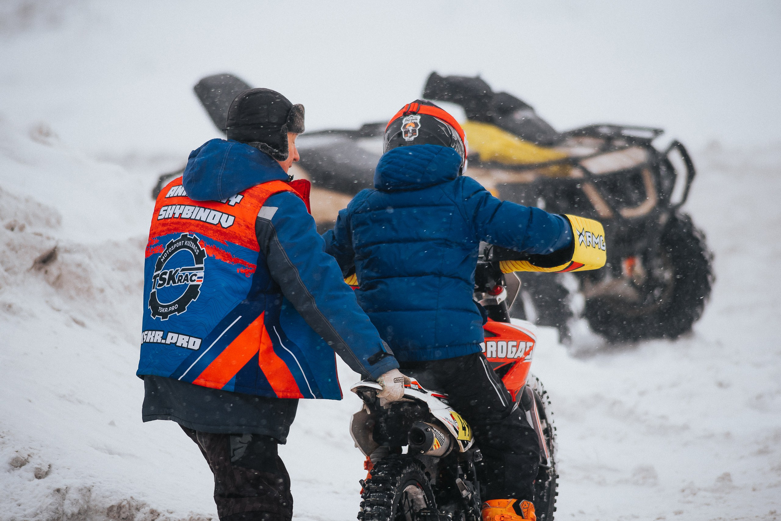 29.12.2024 — Праздничная тренировка на мотоциклетной трассе Люскус. Репортажный фотограф в Кемерово