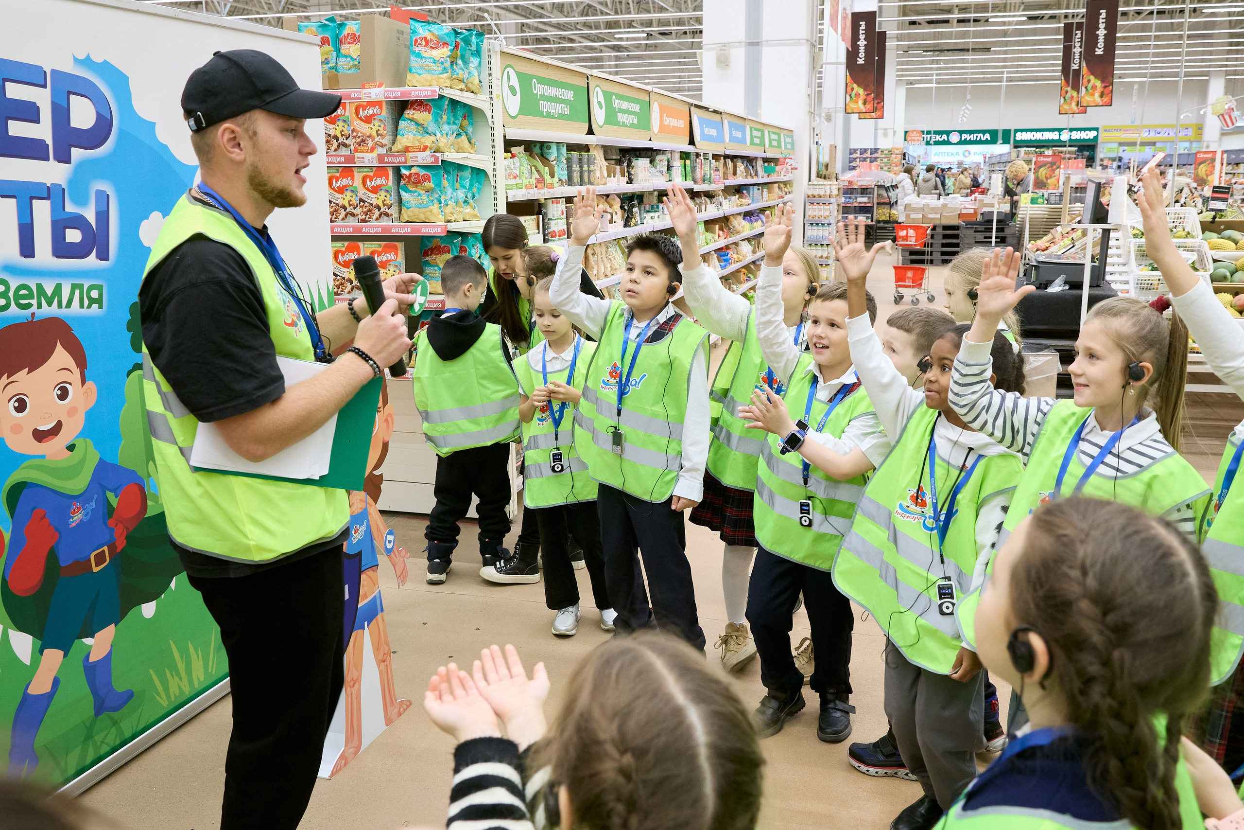 Супер агент планета Земля. Мое имя Раиль. Я репортажный фотограф в Казани, так же мой любимый жанр — свадебный фотограф